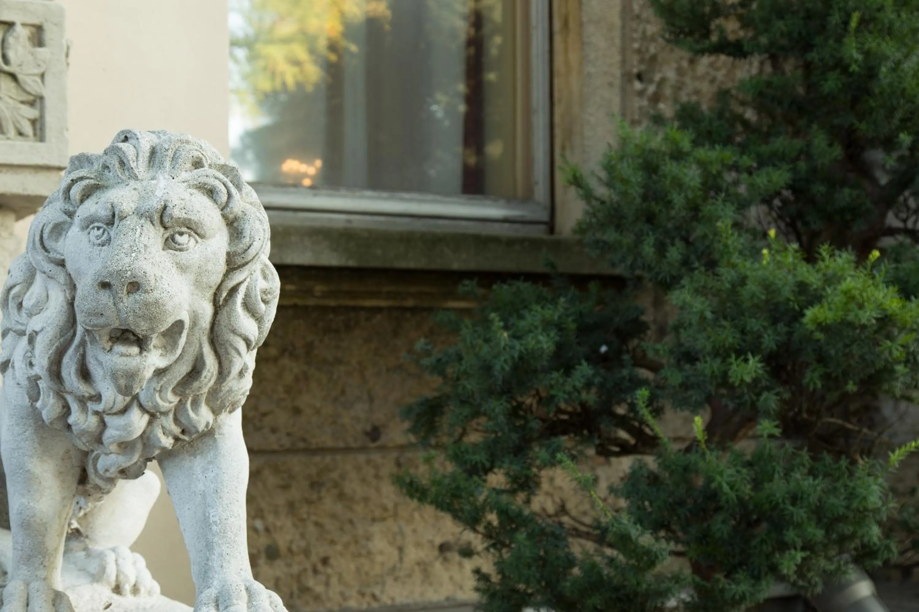 Facade/entrance in Palace Grand Hotel Varese