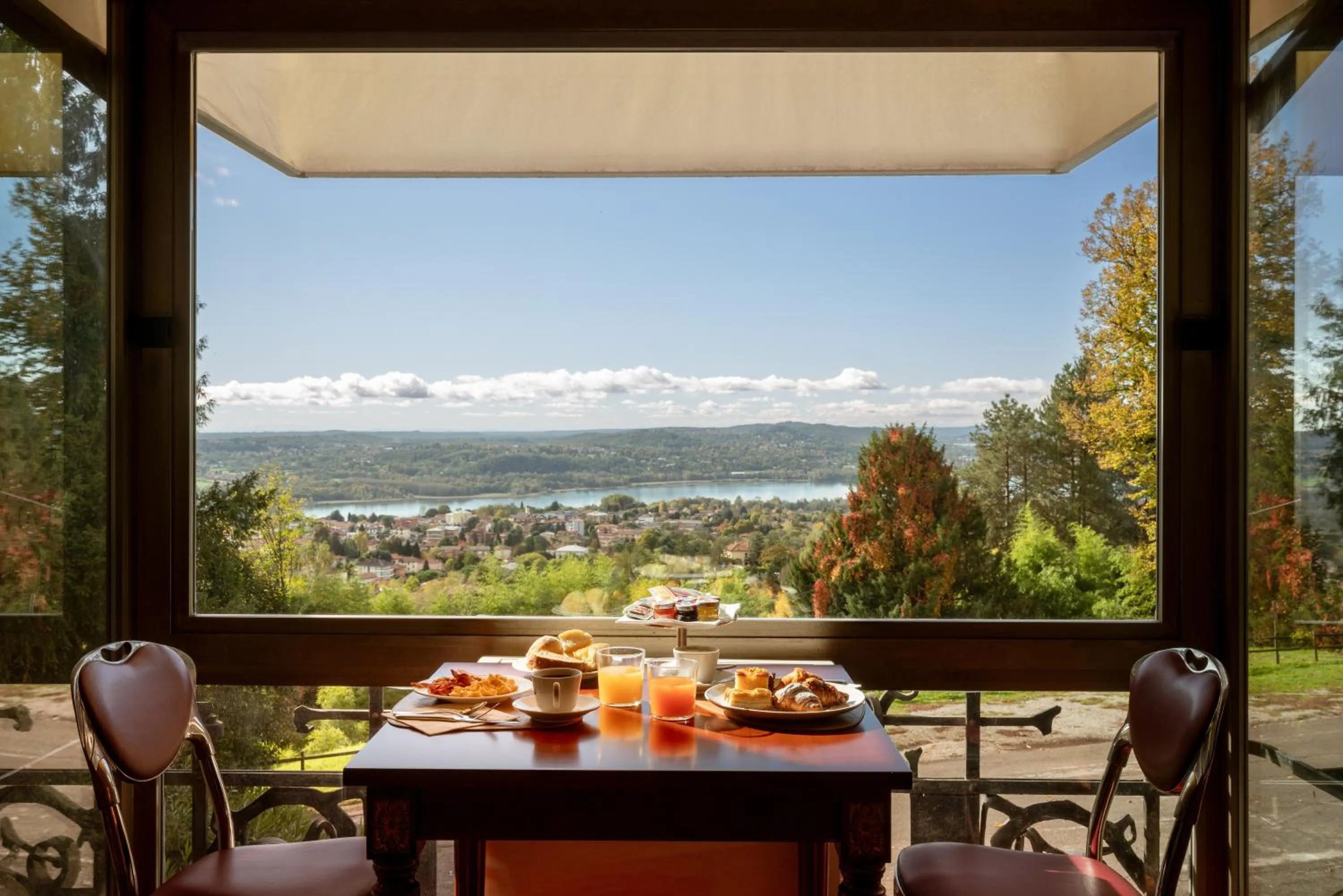 Breakfast in Palace Grand Hotel Varese