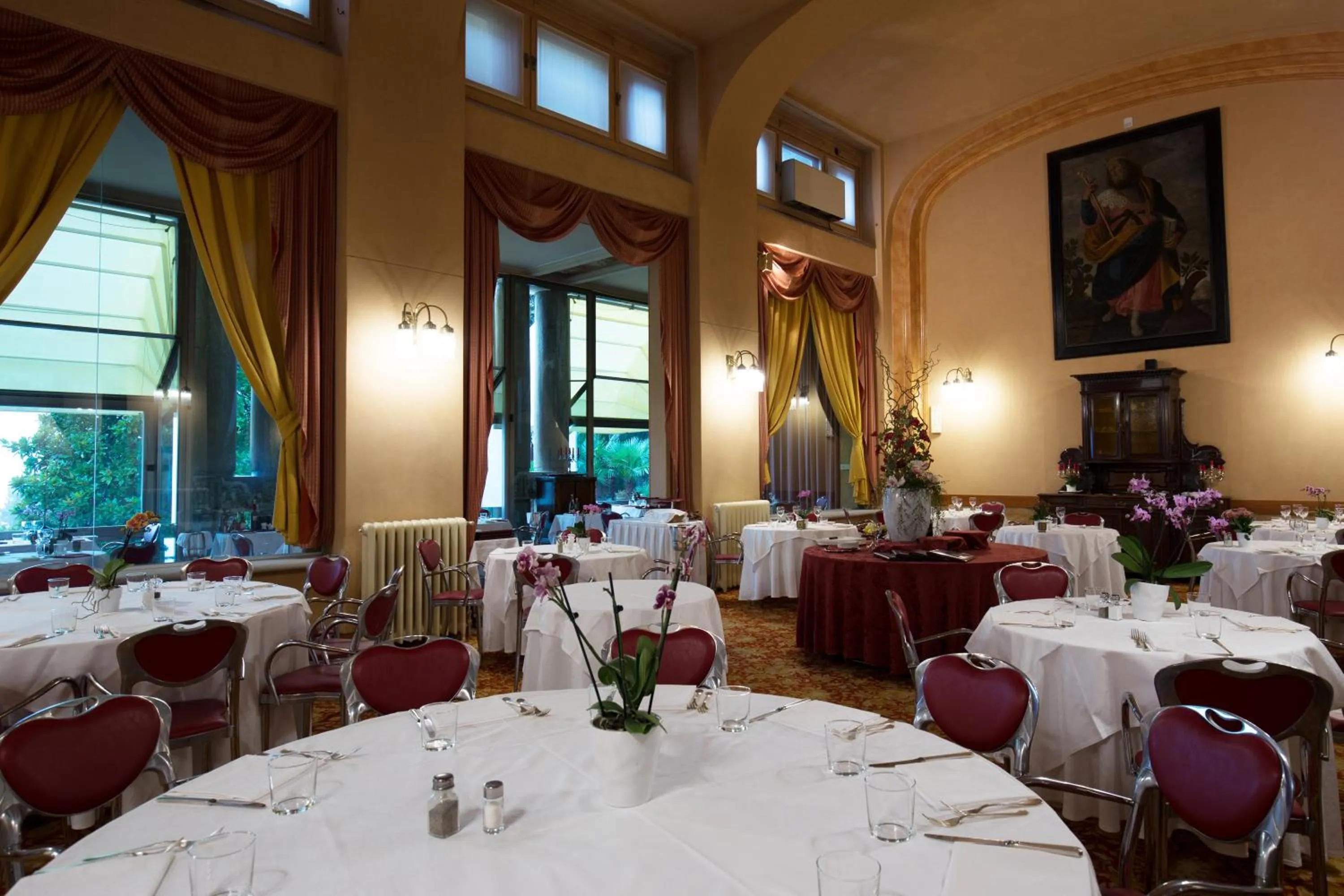 Restaurant/places to eat in Palace Grand Hotel Varese