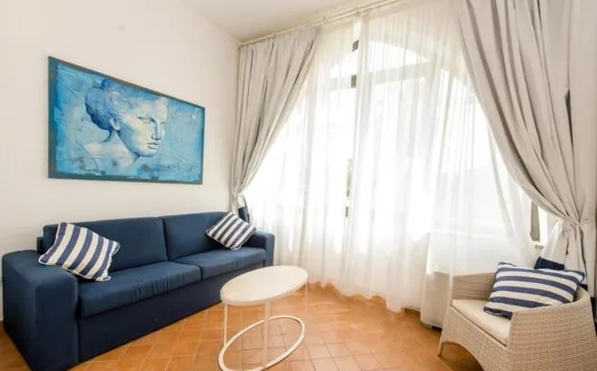 Seating area in Hotel Garden