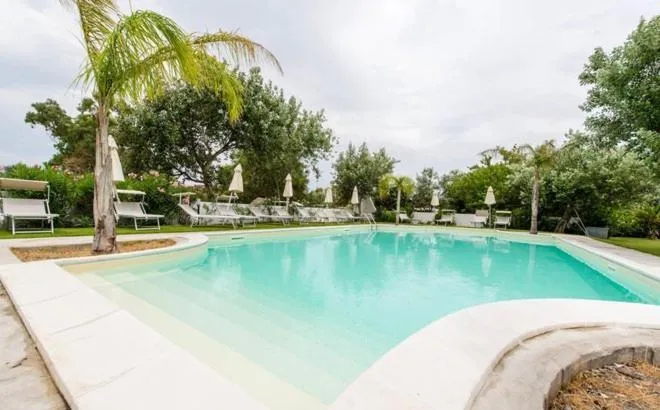 Swimming pool in Hotel Garden