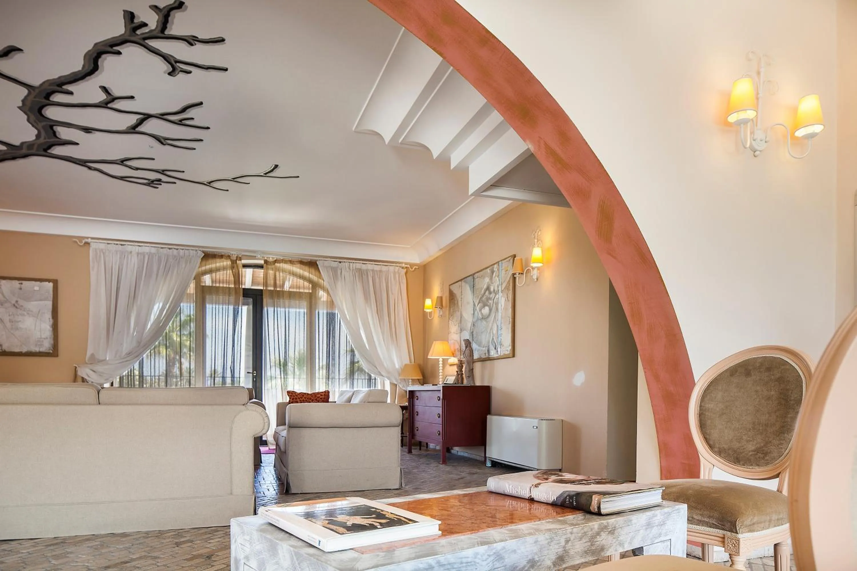 Communal lounge/ TV room in Hotel Garden