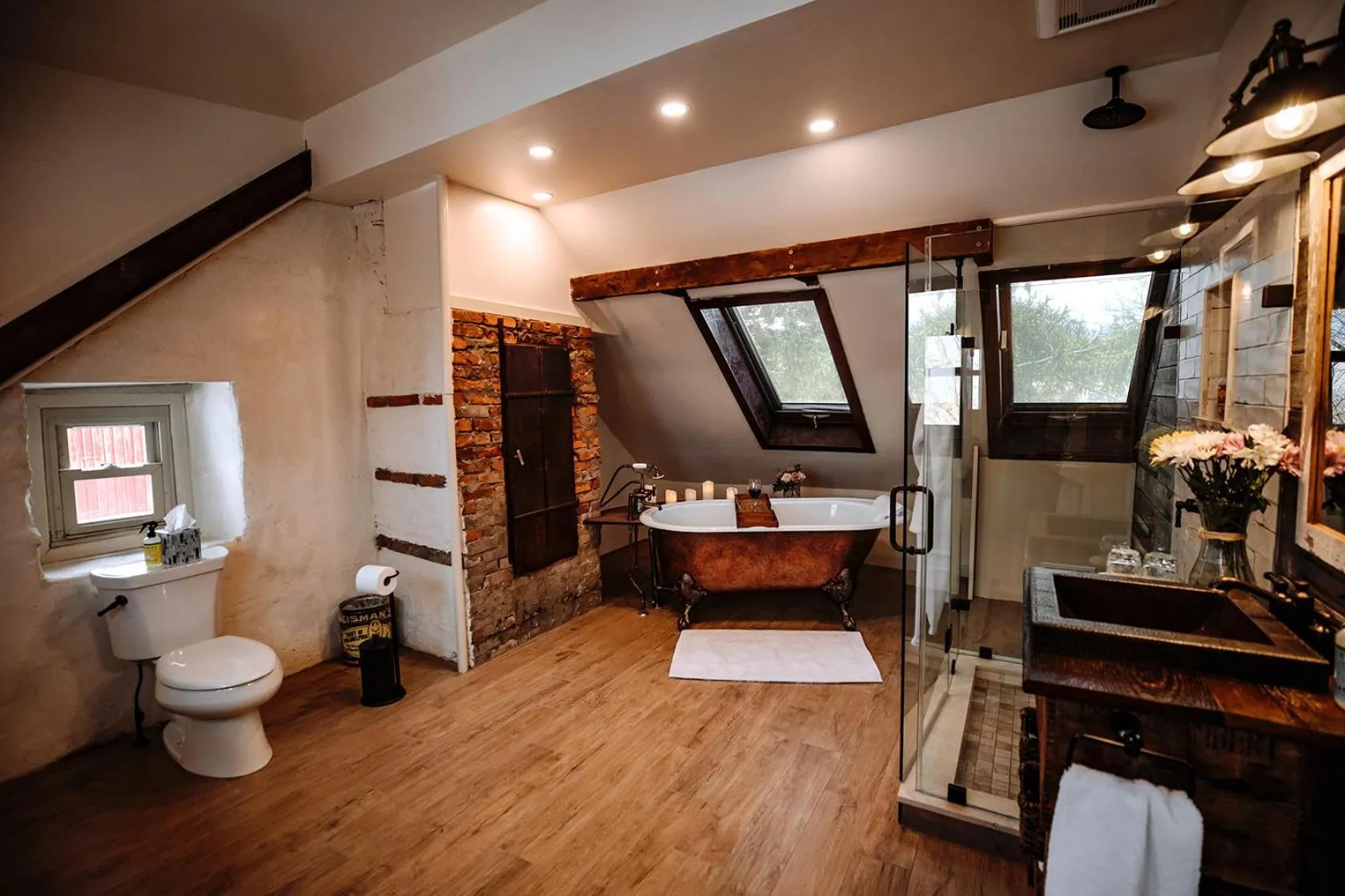 Bathroom in Galvanized America Inn & Art Gallery