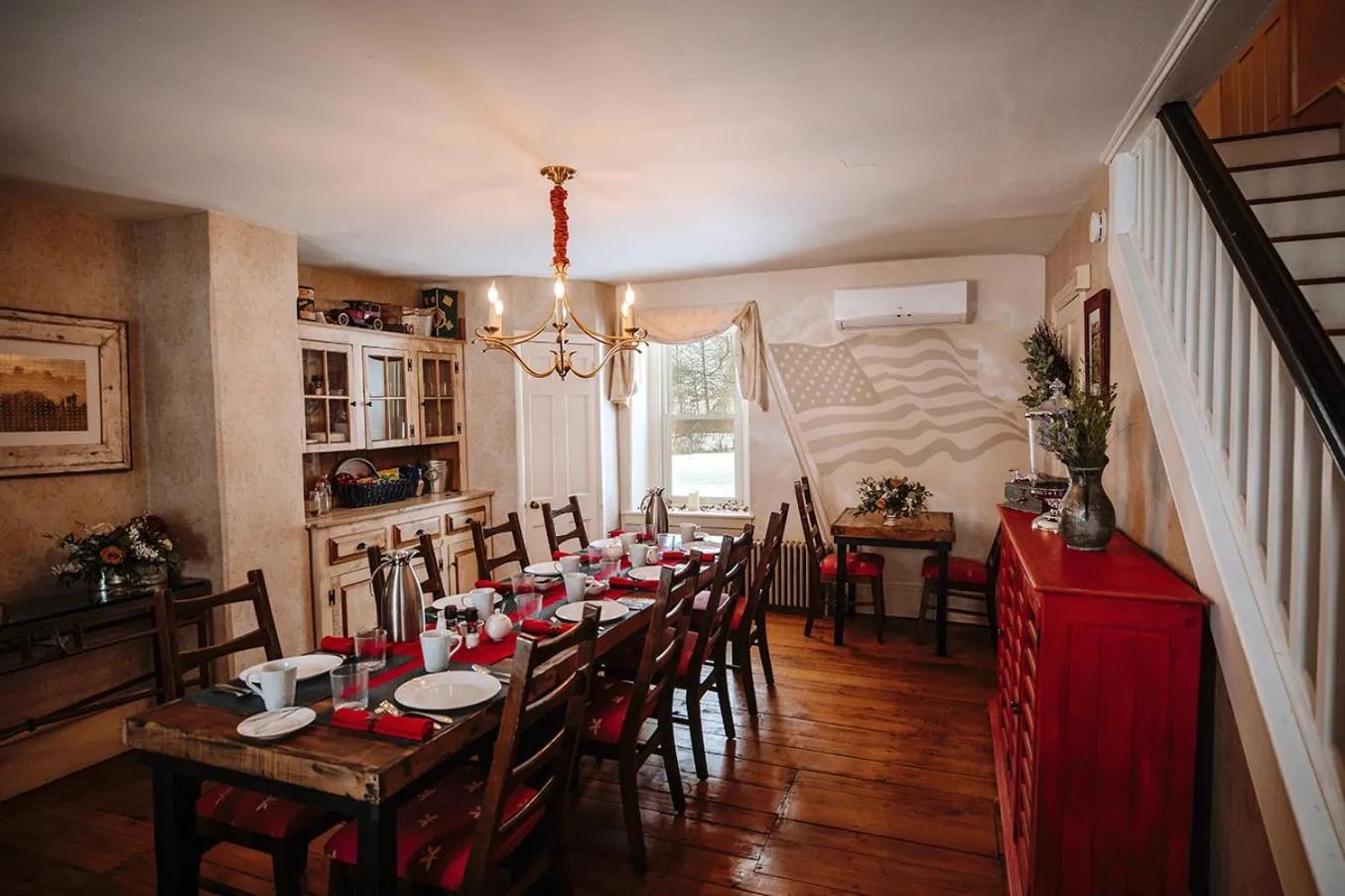 Dining area in Galvanized America Inn & Art Gallery