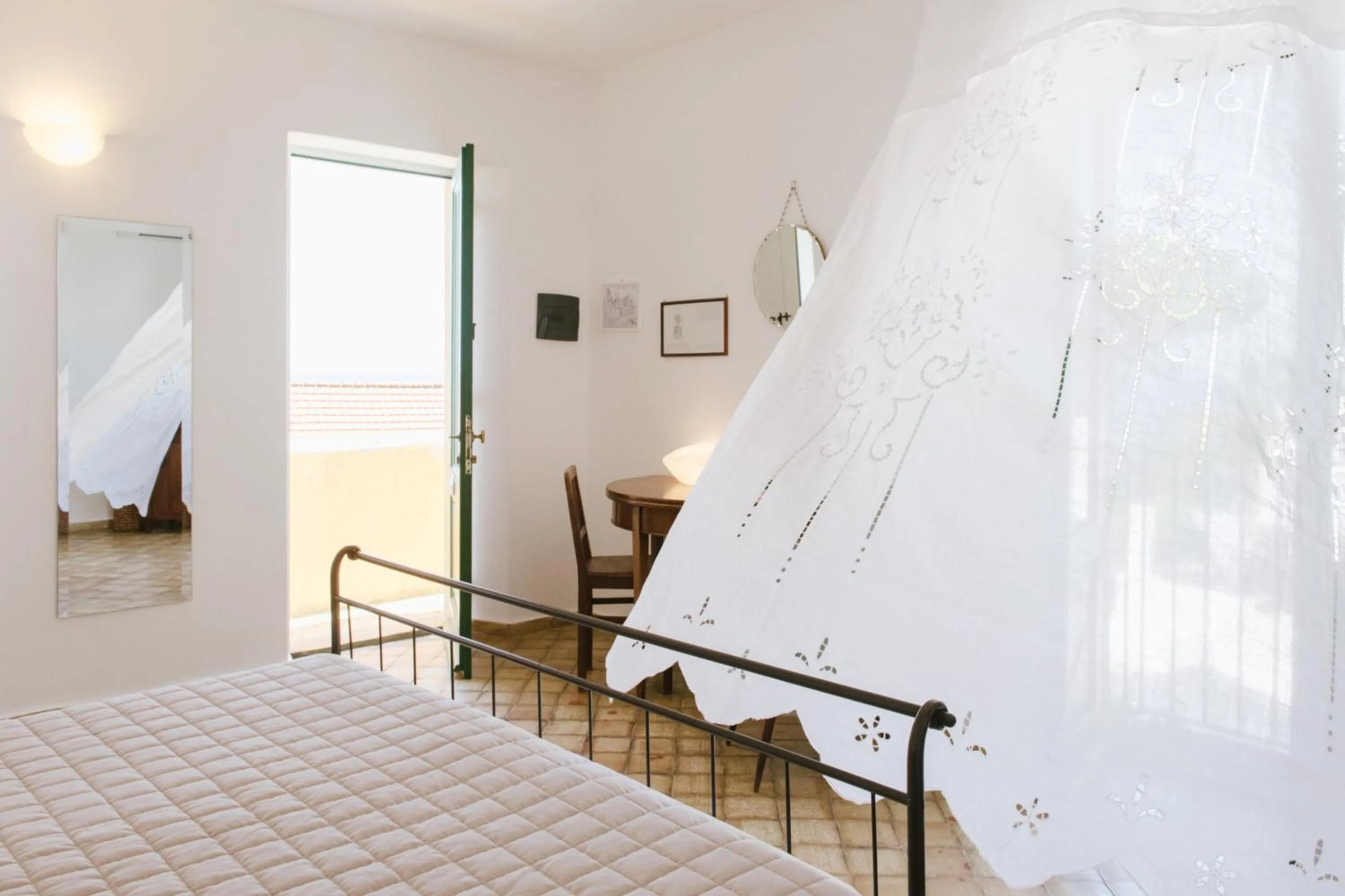 Photo of the whole room, Bed in Hotel Signum