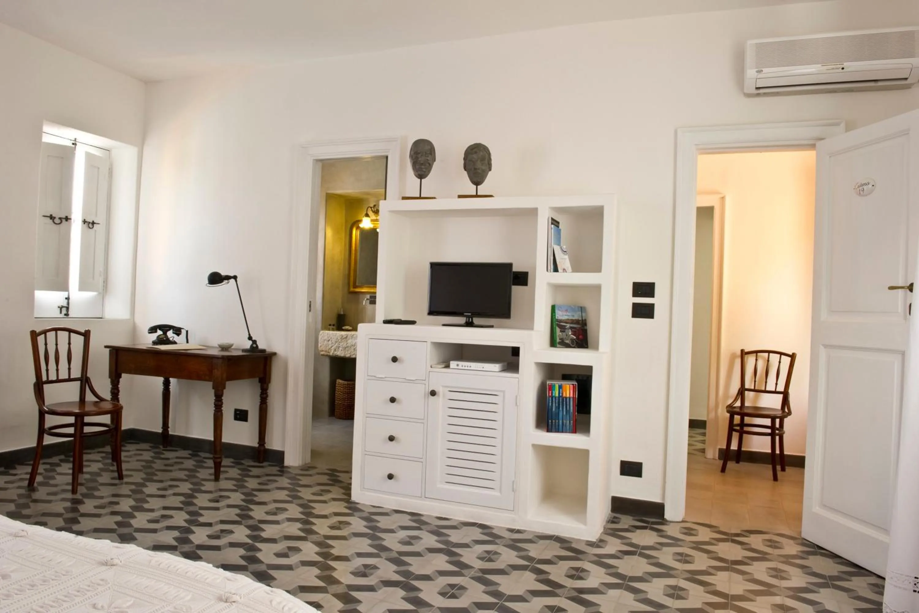 TV and multimedia, Bed in Hotel Signum