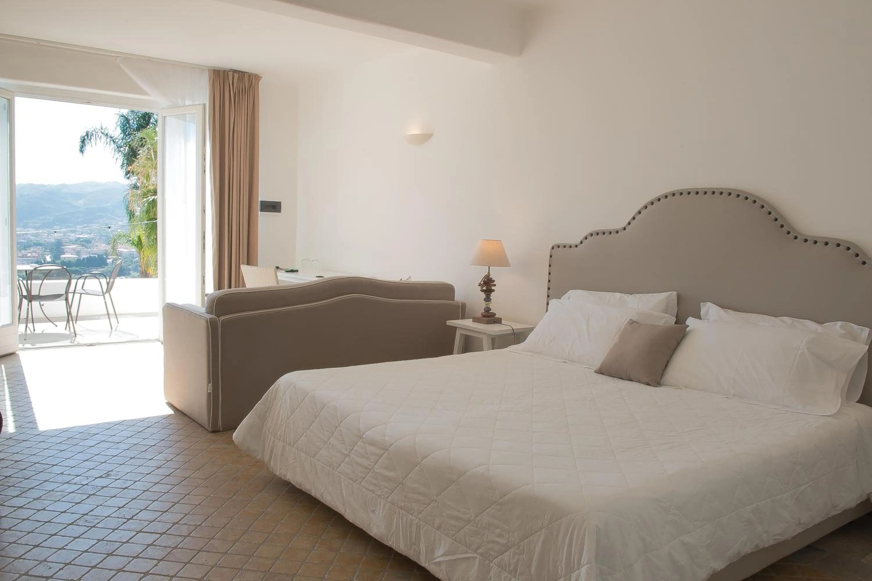 Bedroom, Bed in Hotel Villa Enrica - Aeolian Charme