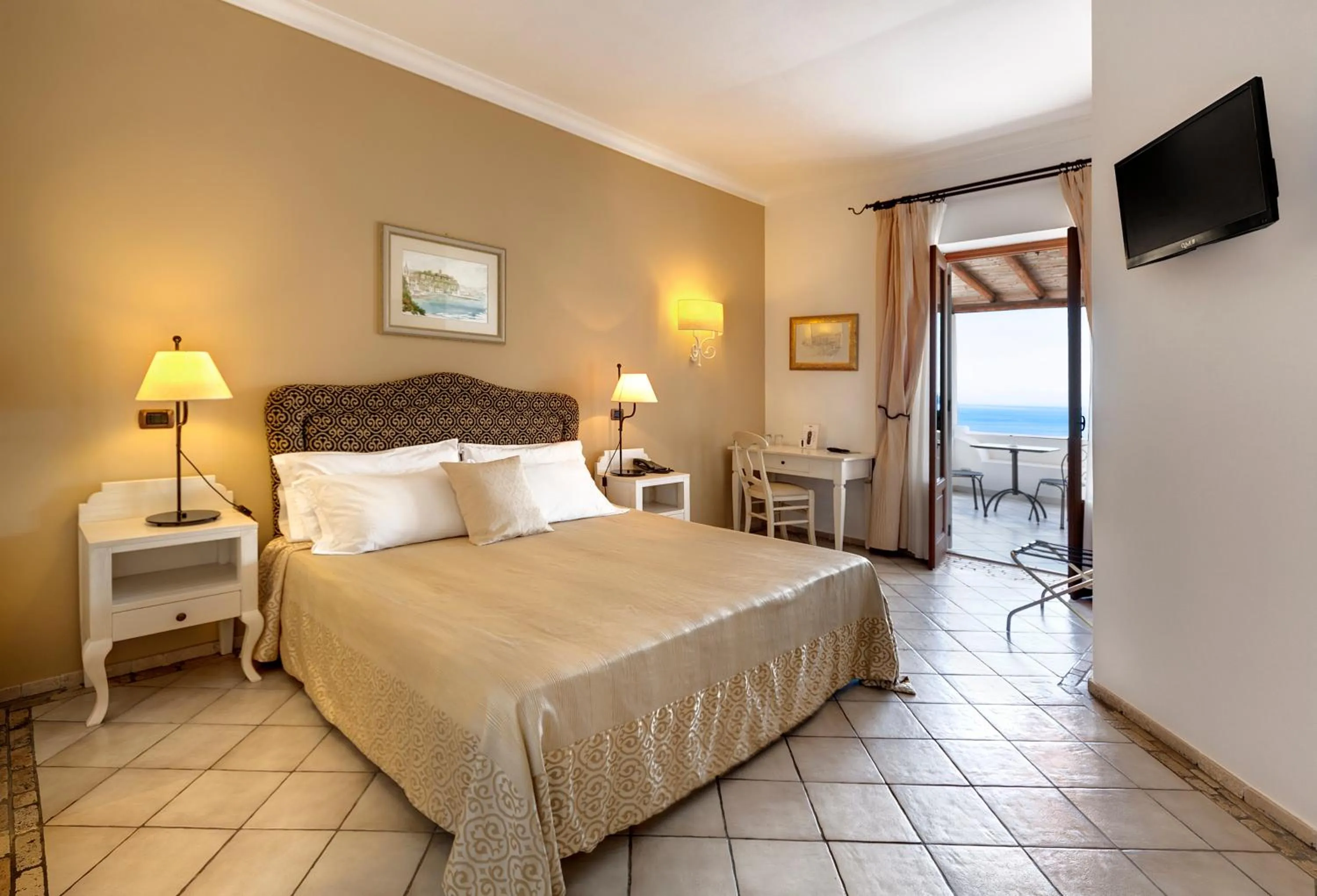 Photo of the whole room, Bed in Hotel Villa Enrica - Aeolian Charme