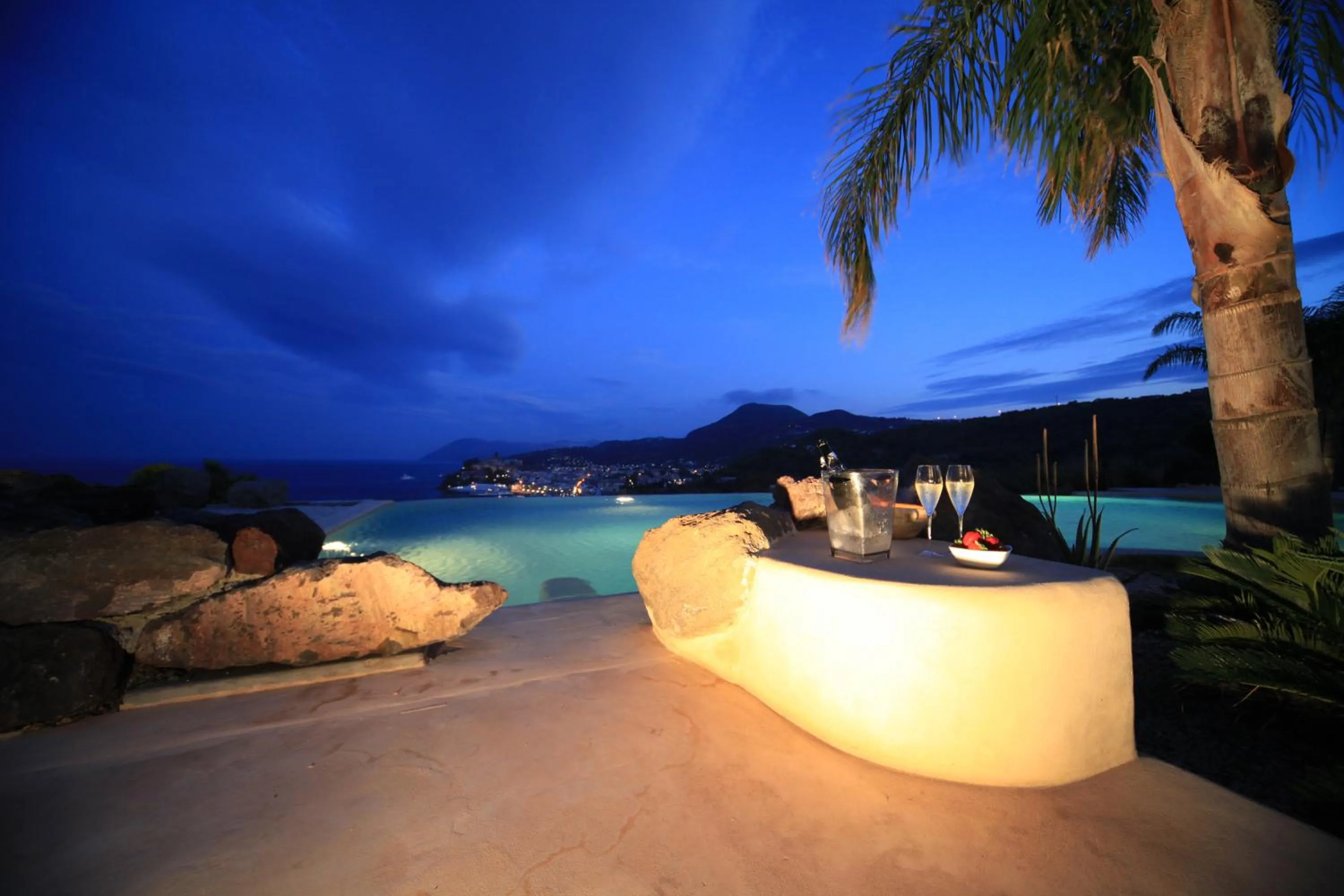 Night in Hotel Villa Enrica - Aeolian Charme