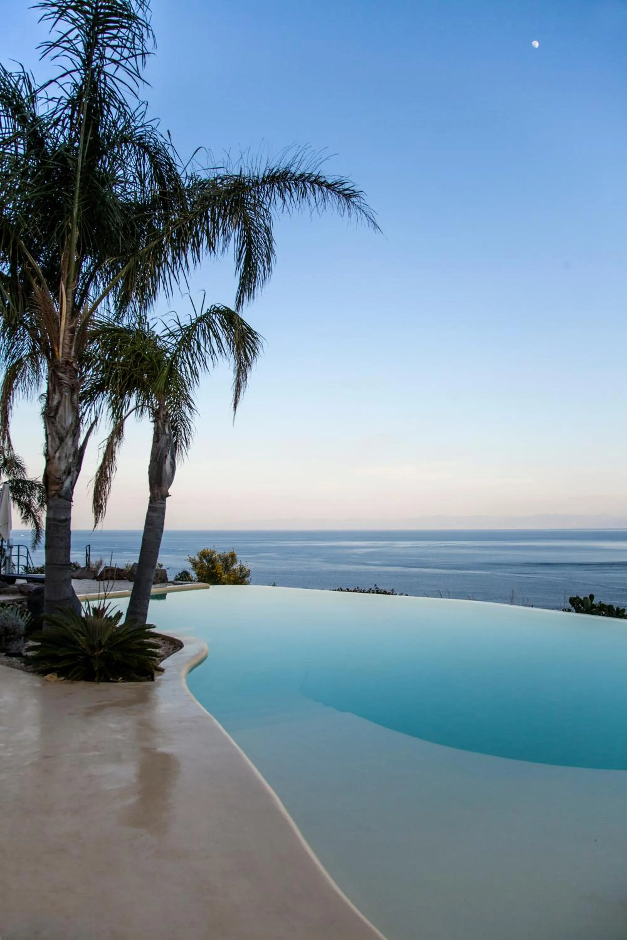 Swimming pool in Hotel Villa Enrica - Aeolian Charme