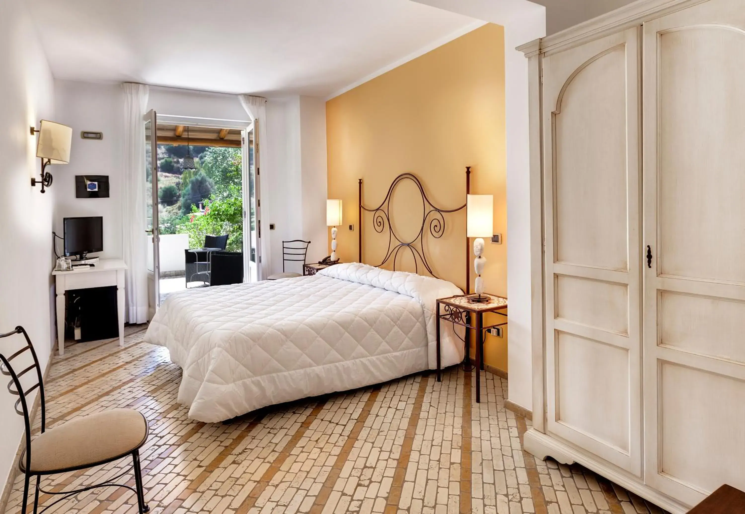 Classic Double Room with Garden View - single occupancy in Hotel Villa Enrica - Aeolian Charme Classic Double Room with Garden View - single occupancy in Hotel Villa Enrica - Aeolian Charme
