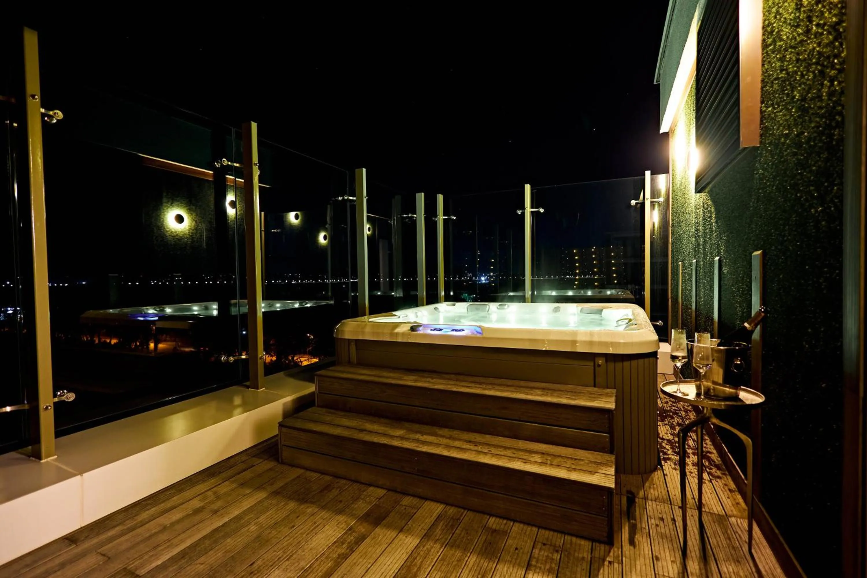 Hot Tub in Miramare Magnetic Beach Hotel