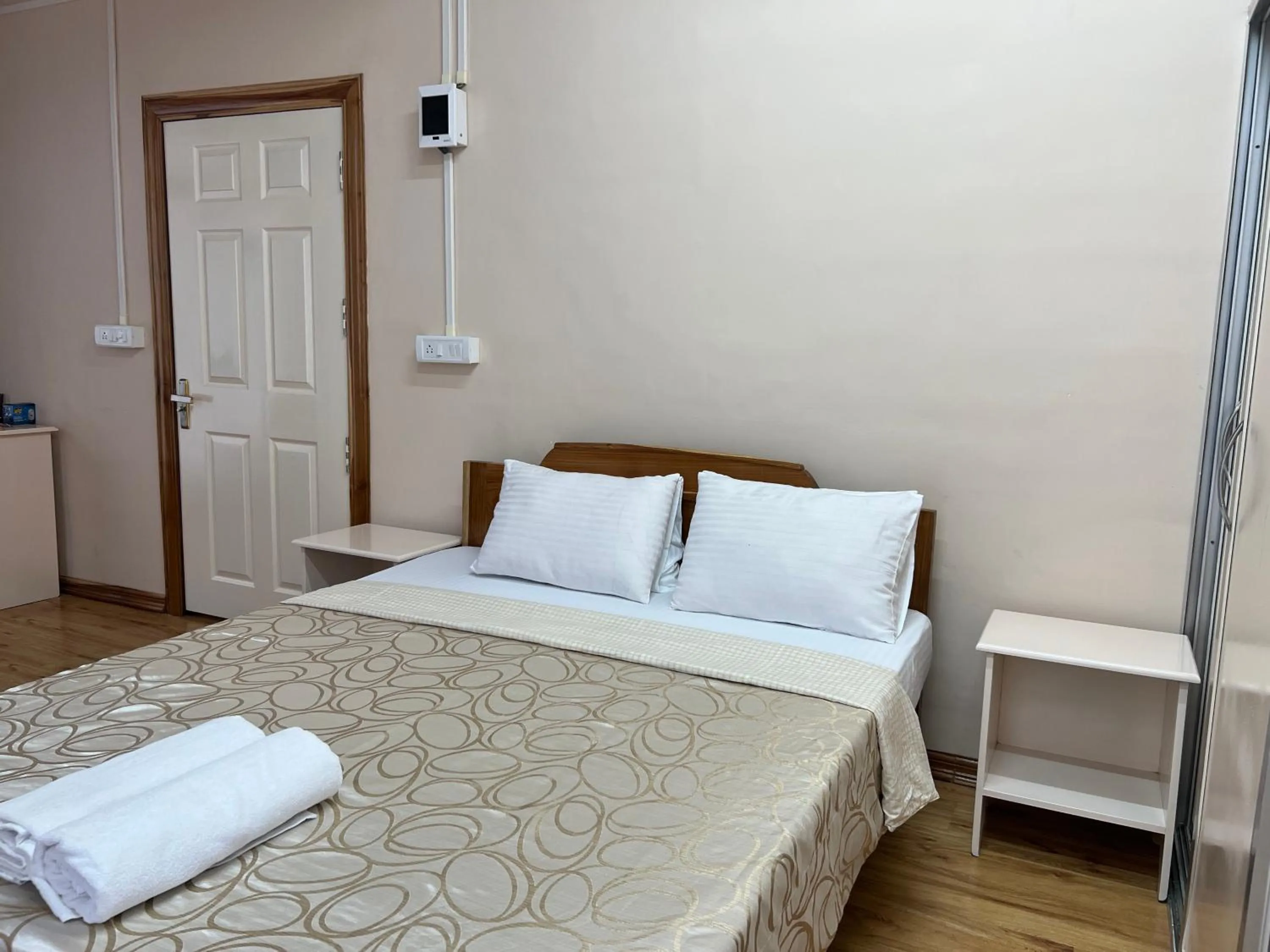 Bedroom, Bed in Hotel Dinthar Zara
