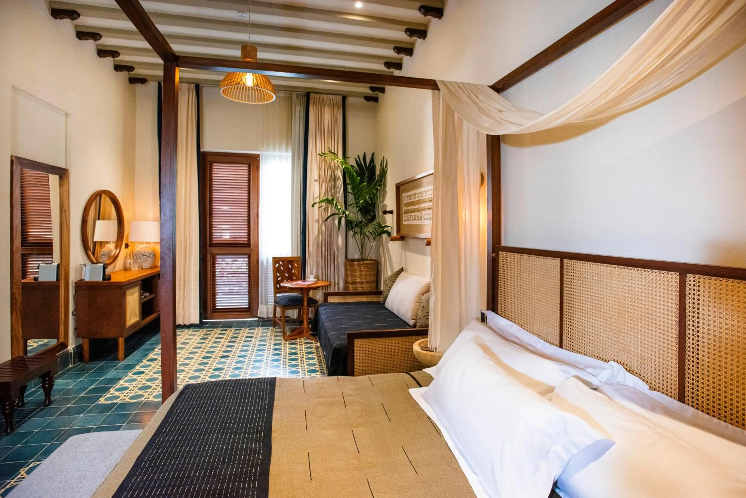 View (from property/room), Bed in CIGNO HOTEL BOUTIQUE- Adults Only