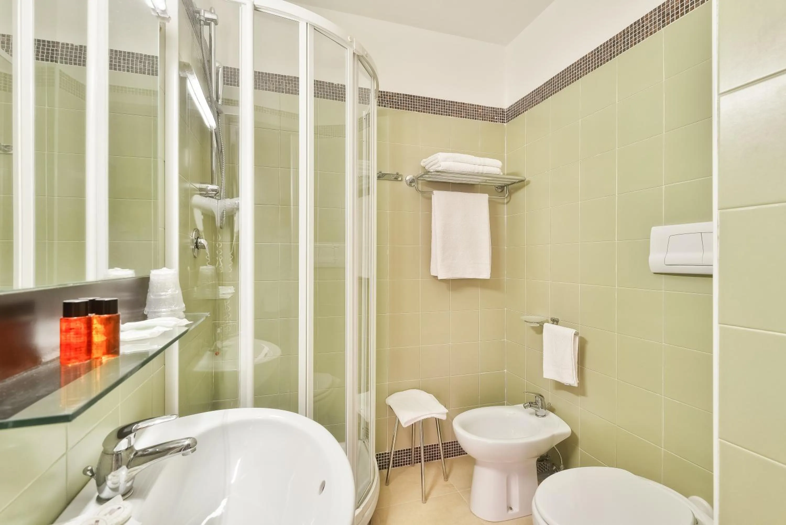 Bathroom in Hotel Mareluna