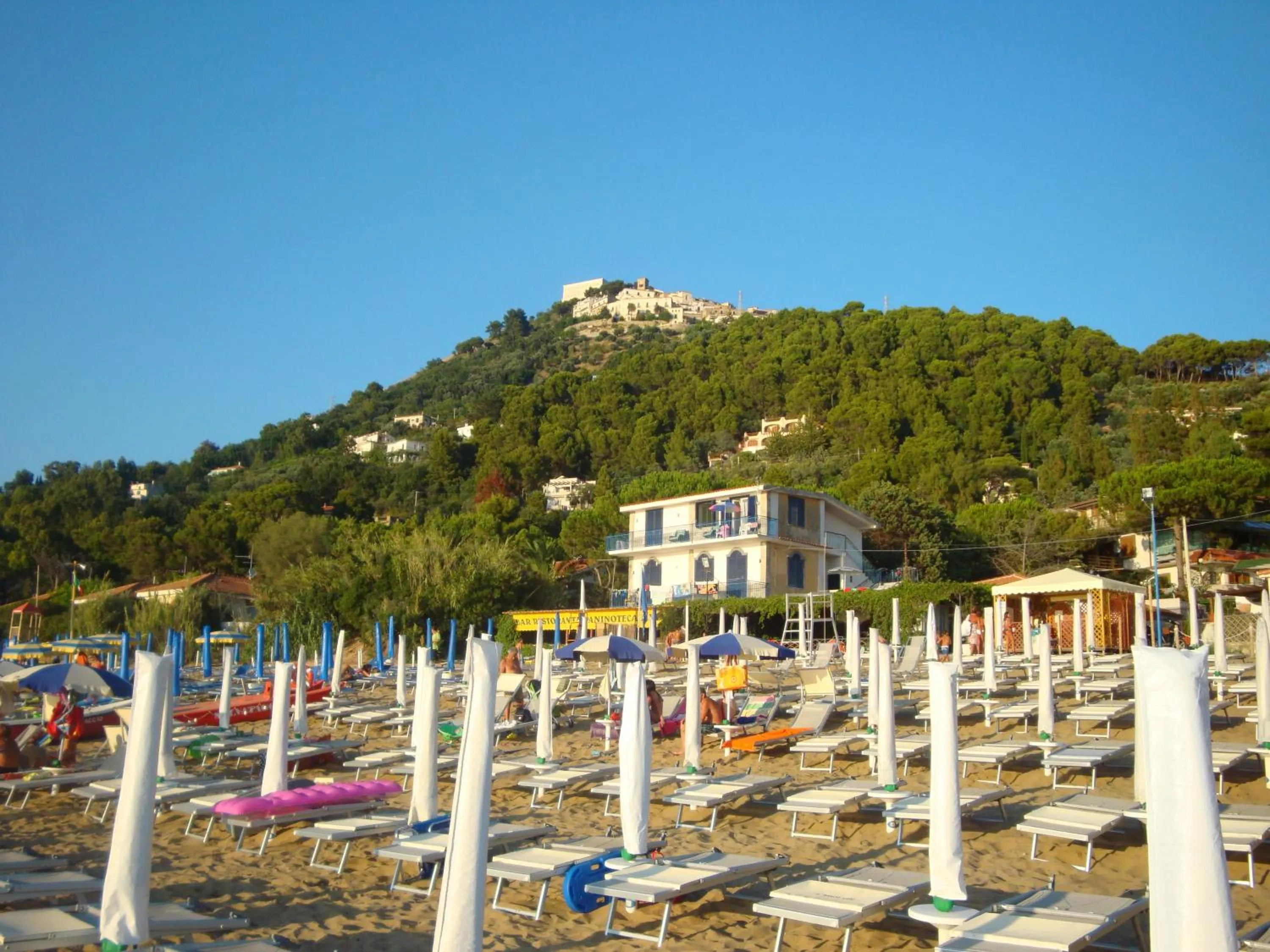Facade/entrance in Hotel Mareluna