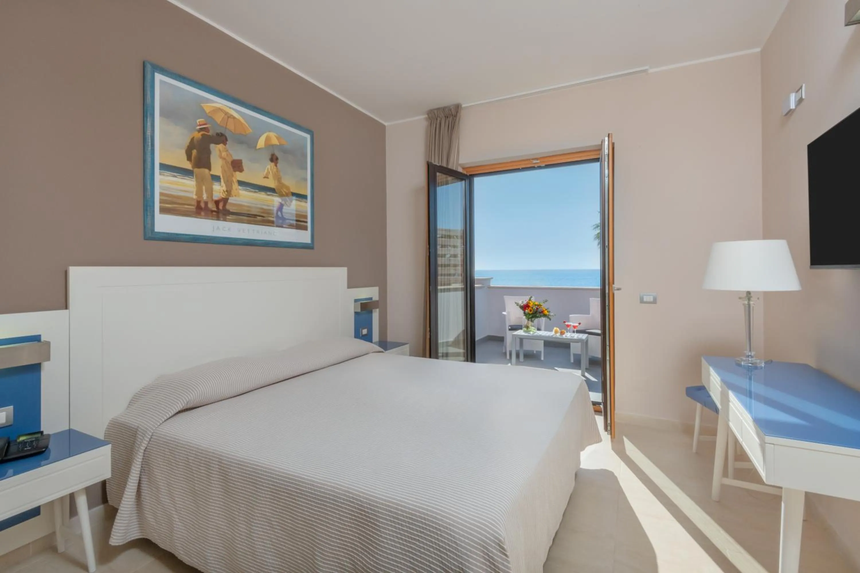 View (from property/room), Bed in Hotel Mareluna