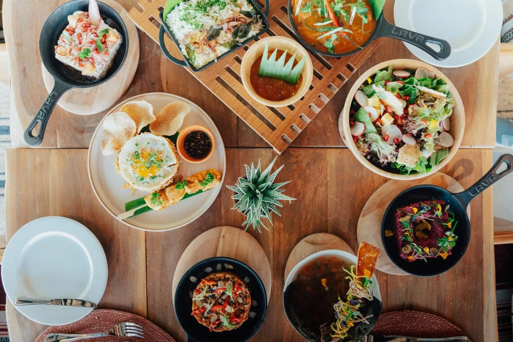 Food in Bab Al Nojoum Al Mugheirah