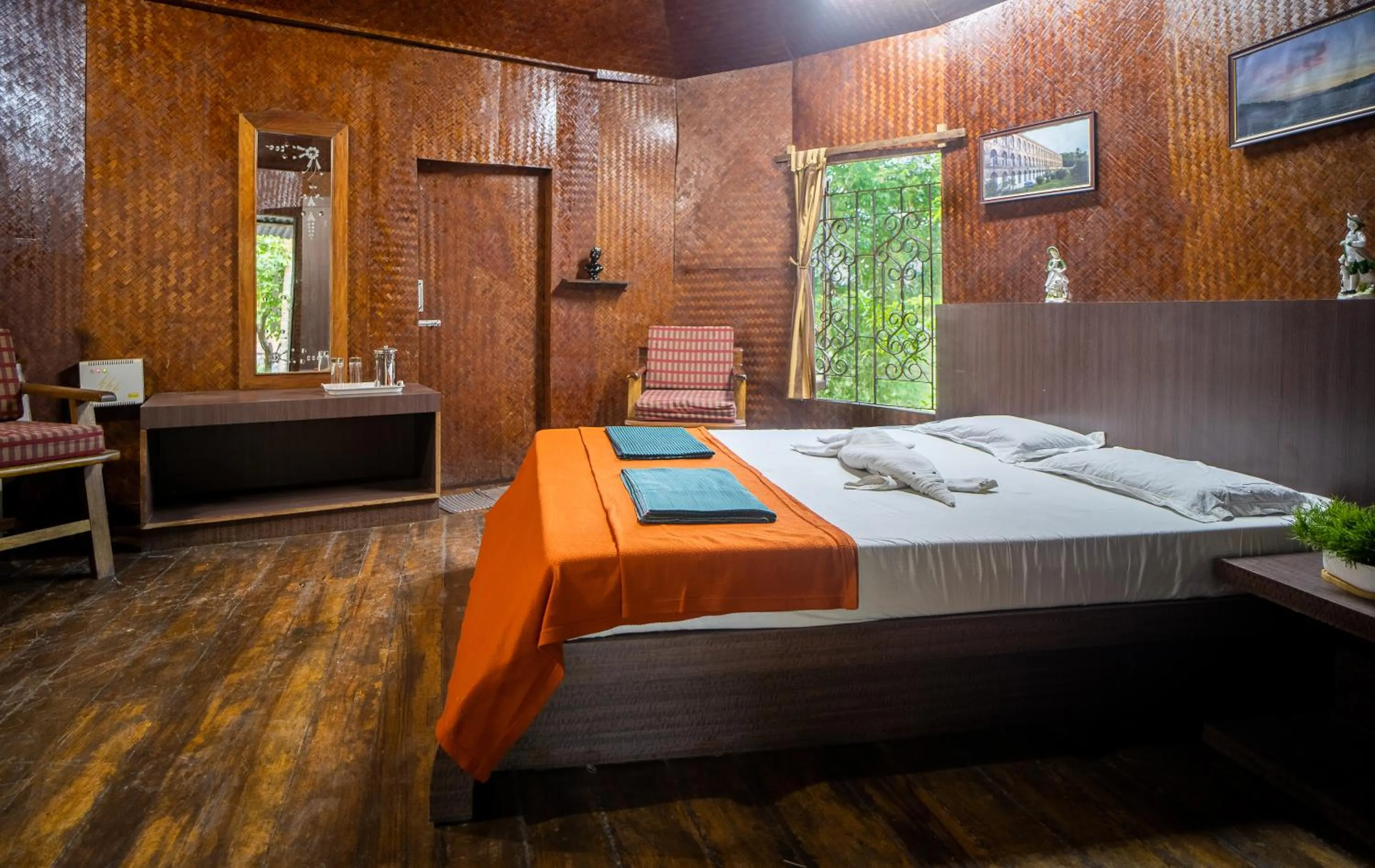 Staff, Bed in Palm Grove Eco Resort