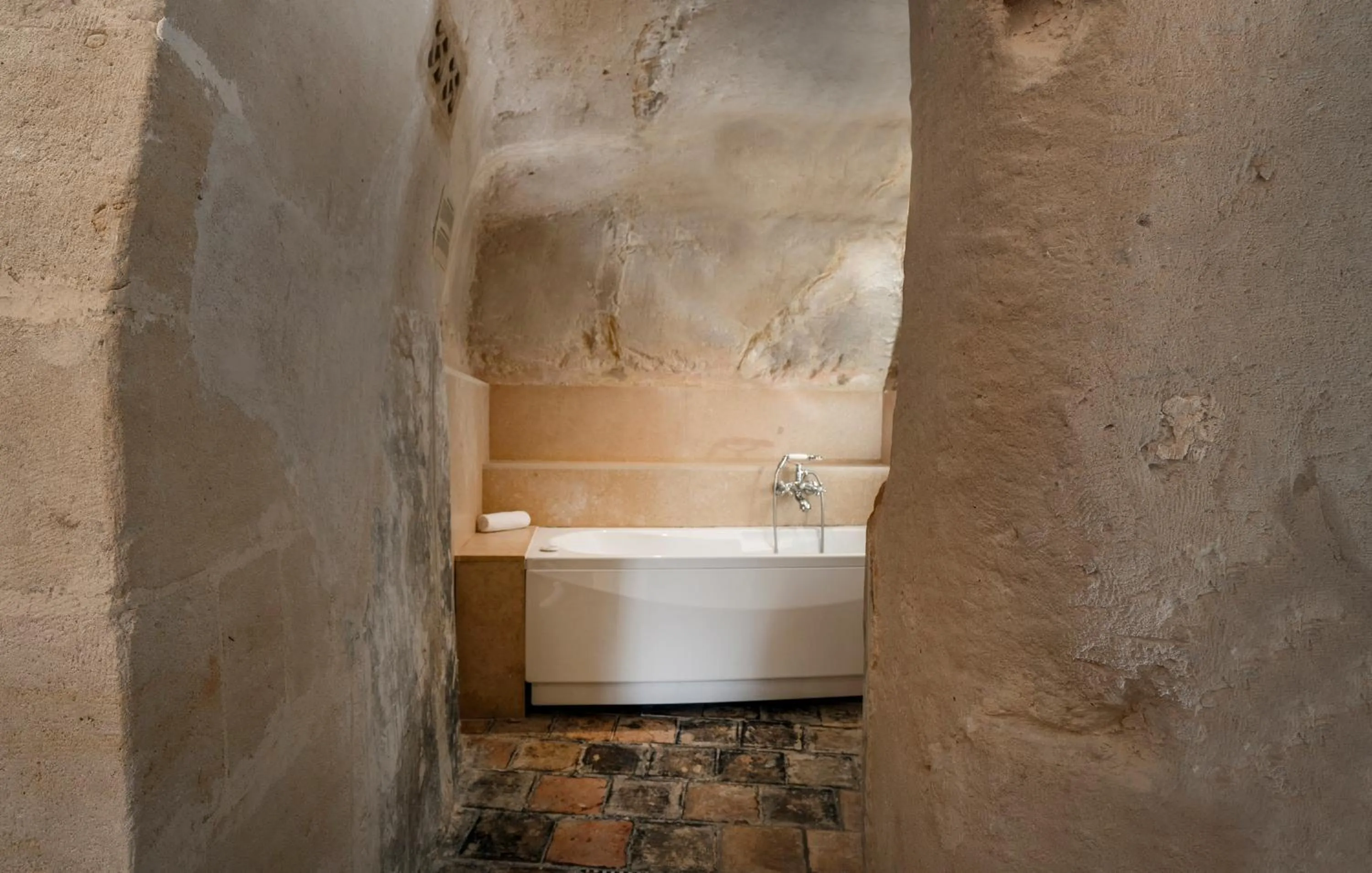 Bath in Locanda Di San Martino Hotel & Thermae Romanae