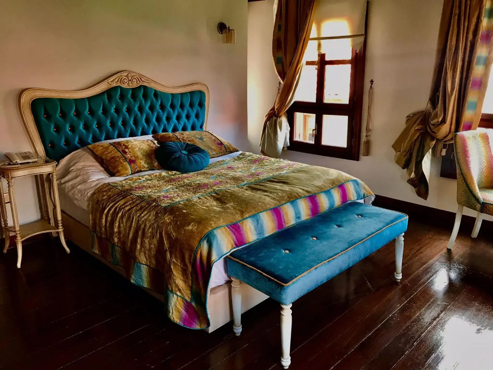 Photo of the whole room, Bed in Arasta Konak Otel Photo of the whole room, Bed in Arasta Konak Otel