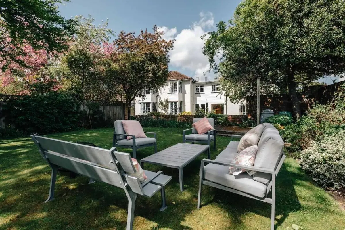 Montpellier House, Centrally Located, Large Garden