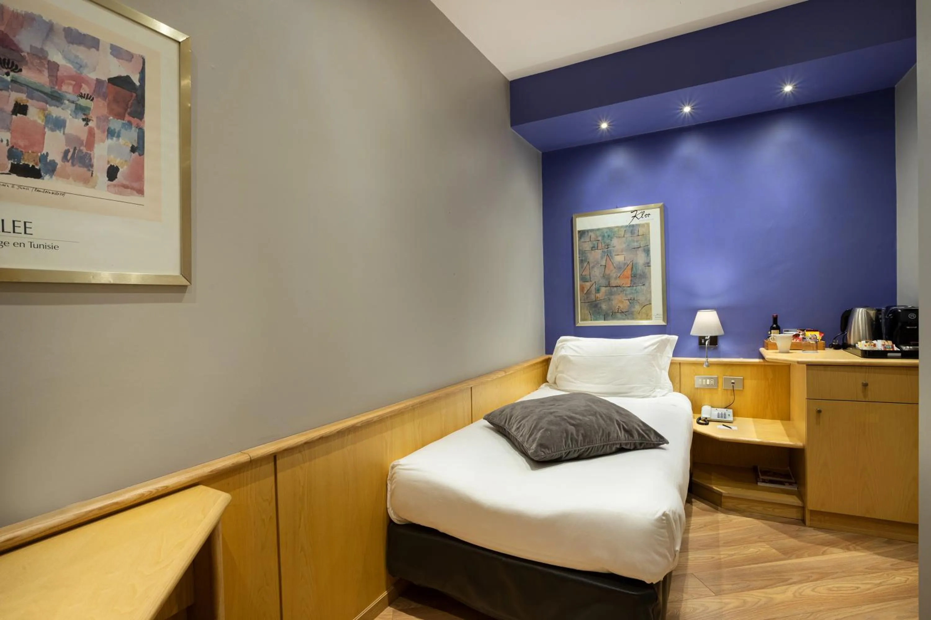 Bed in Best Western Plus Executive Hotel and Suites