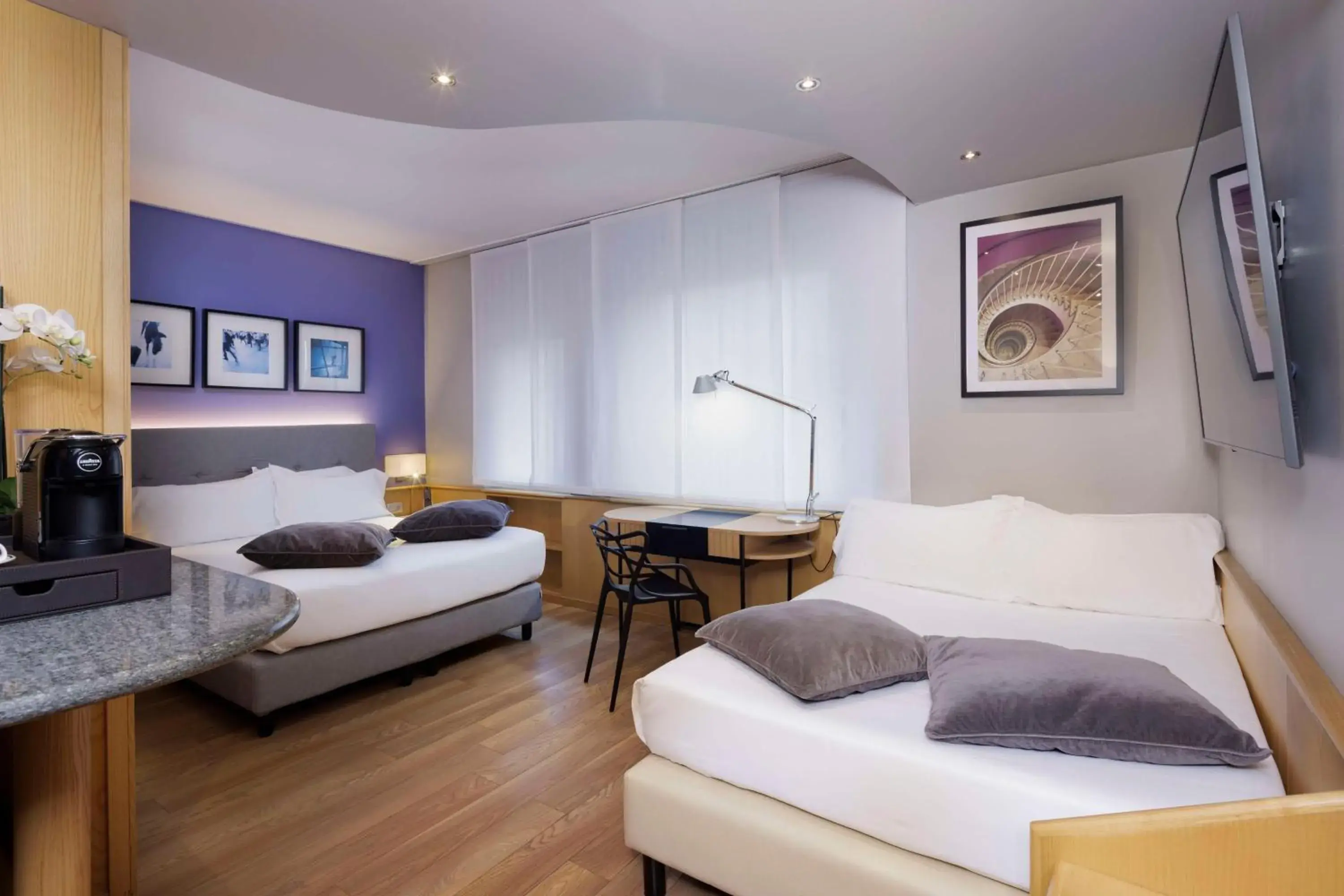 Bedroom, Bed in Best Western Plus Executive Hotel and Suites Bedroom, Bed in Best Western Plus Executive Hotel and Suites
