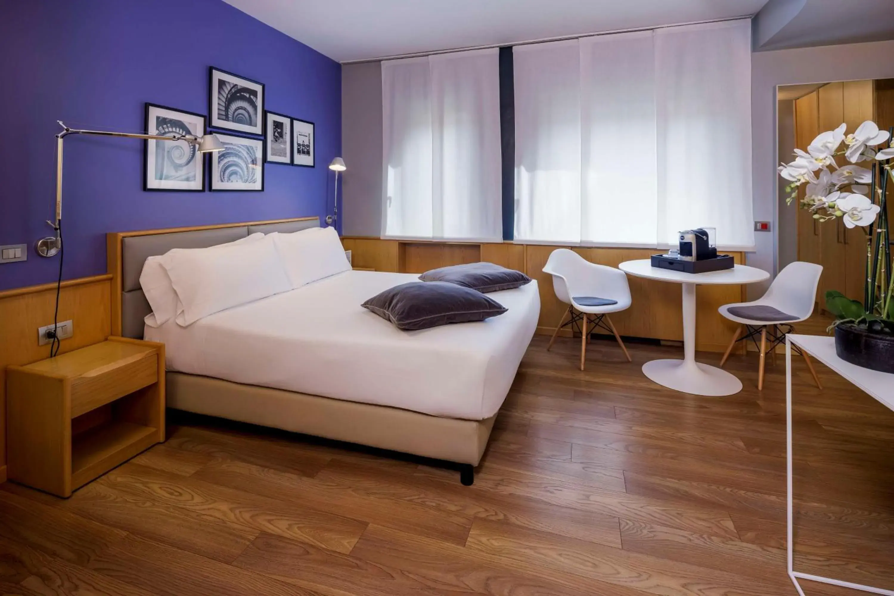 Bedroom in Best Western Plus Executive Hotel and Suites Bedroom in Best Western Plus Executive Hotel and Suites