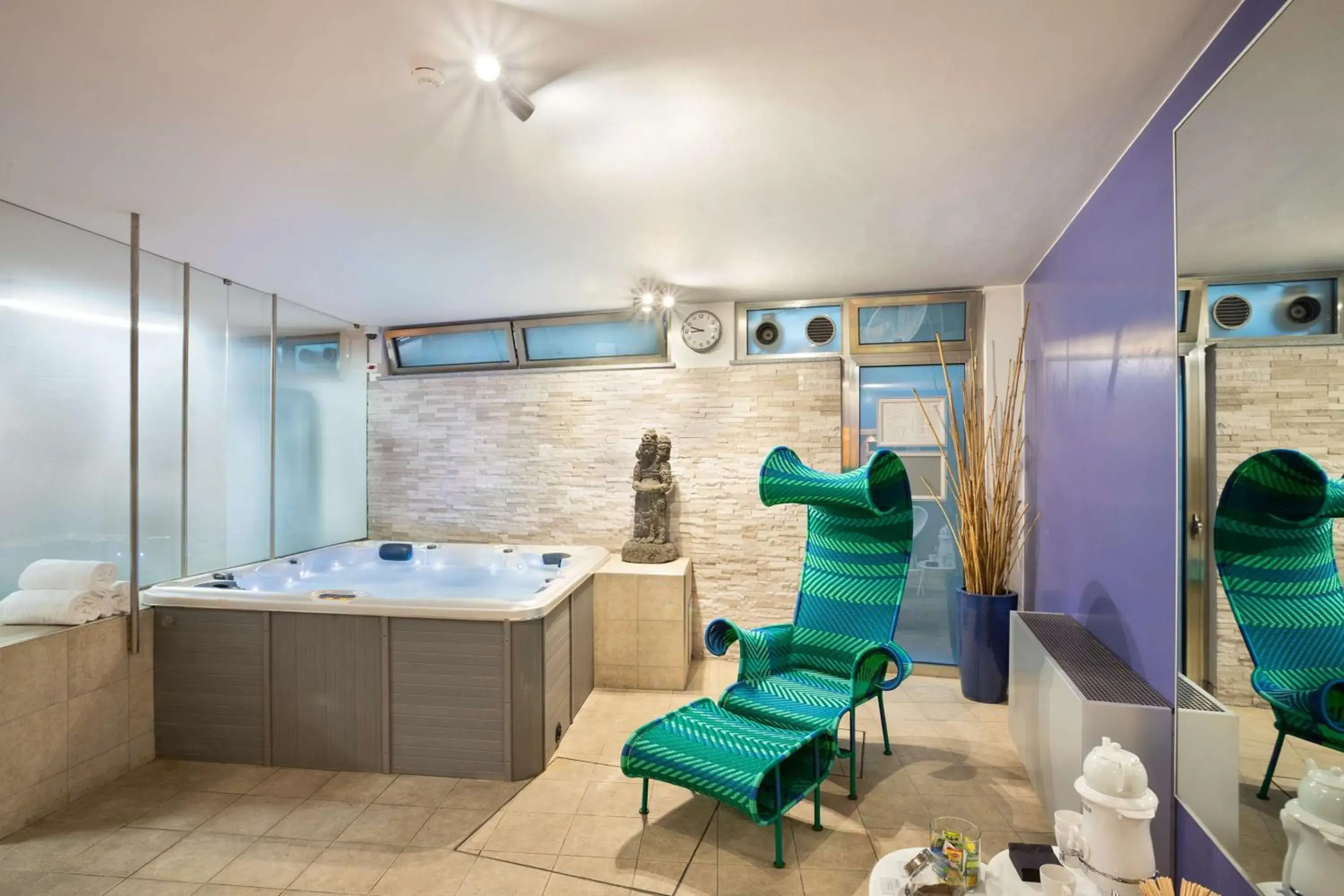 Spa and wellness centre/facilities in Best Western Plus Executive Hotel and Suites Spa and wellness centre/facilities in Best Western Plus Executive Hotel and Suites