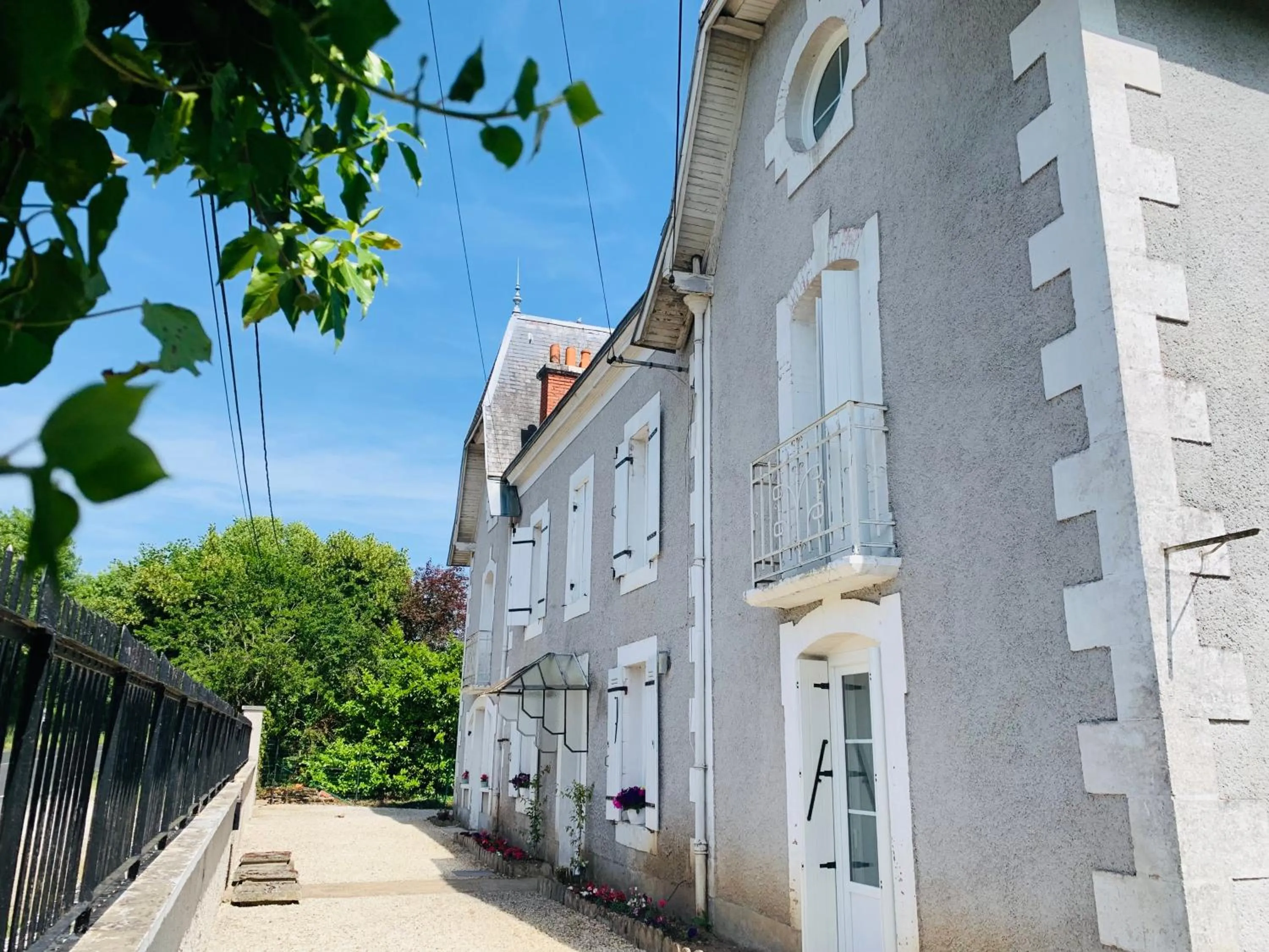 Property building in Brigitte et Moi