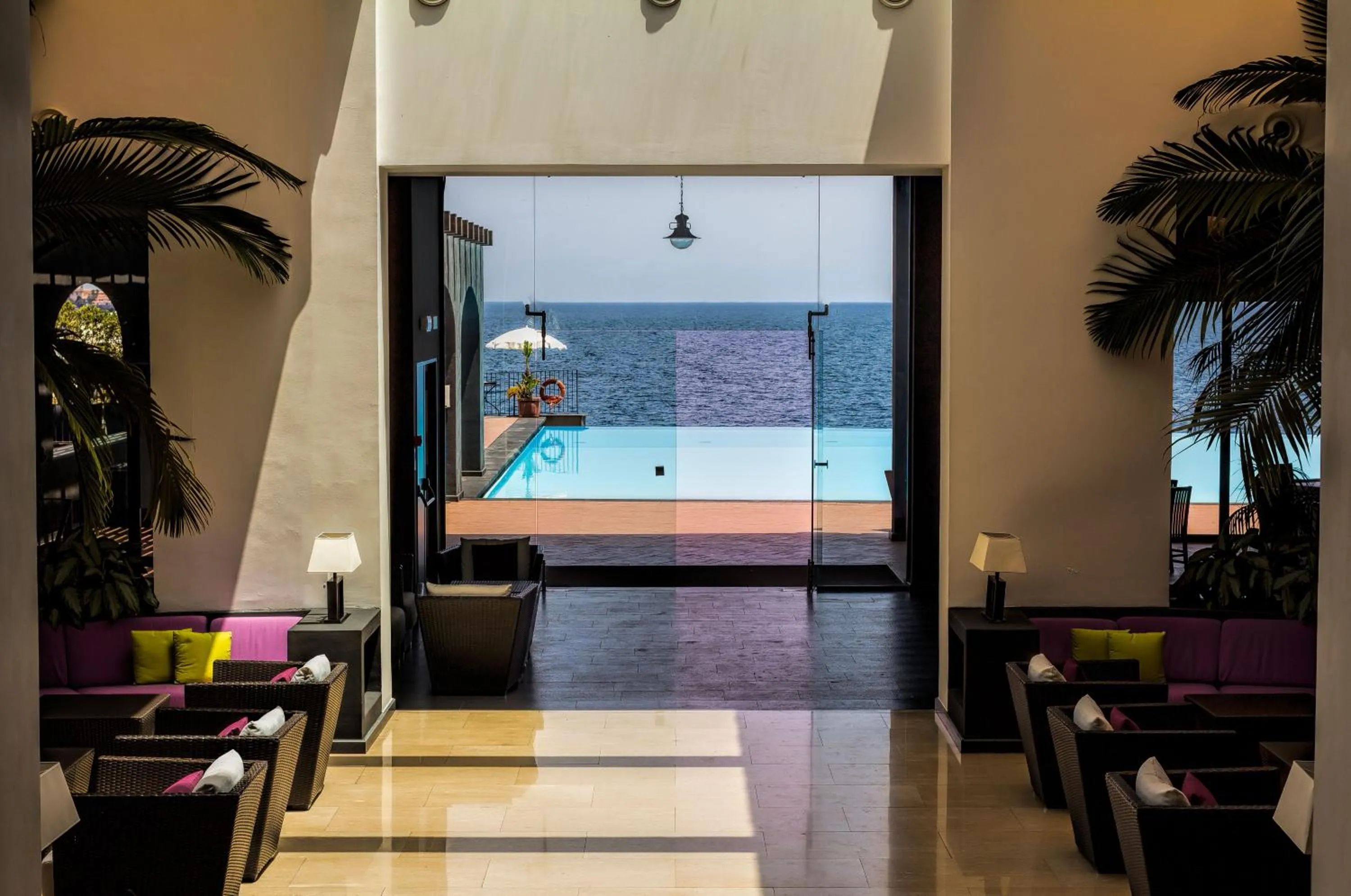 Facade/entrance in Santa Tecla Palace