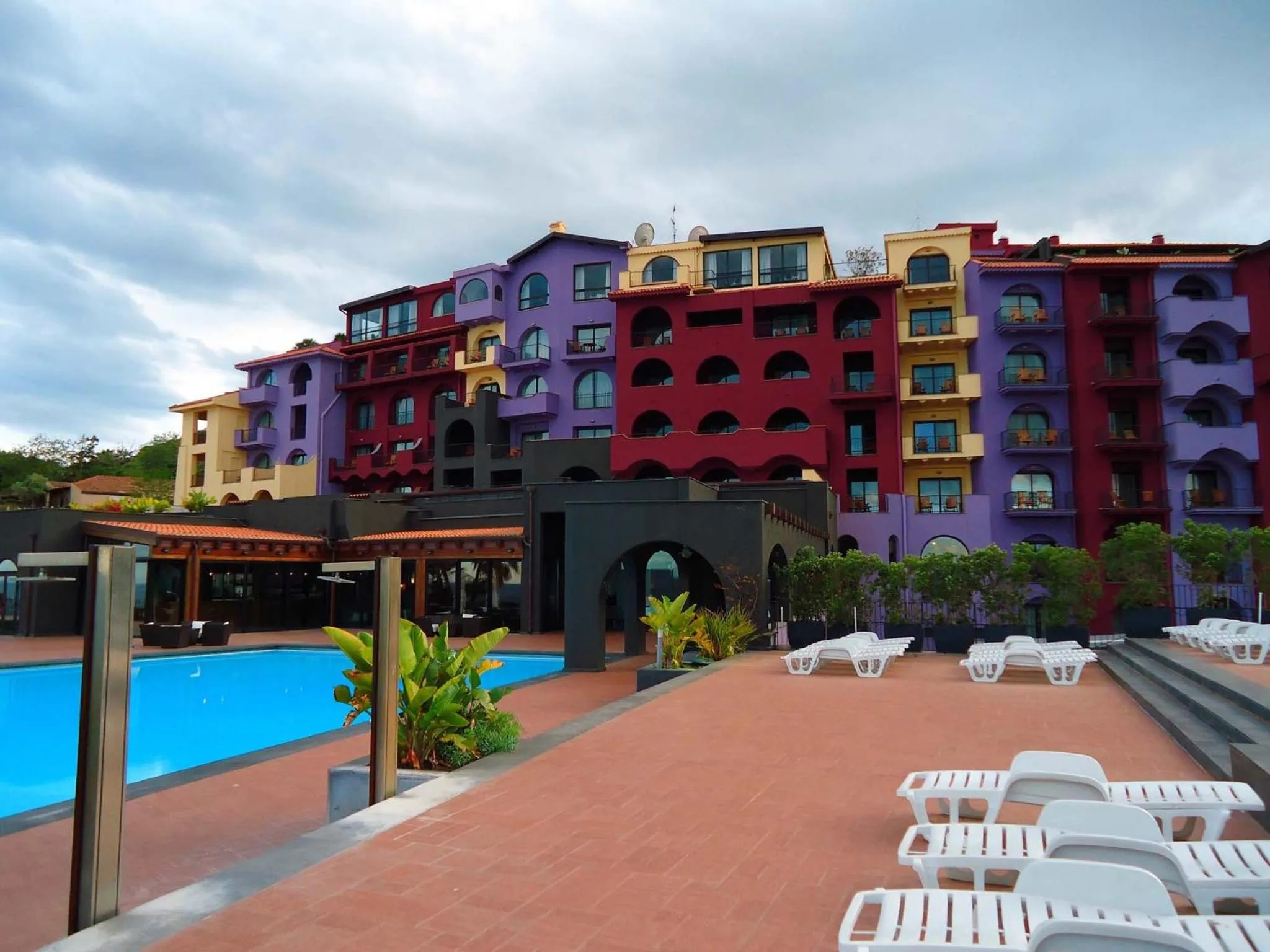 Facade/entrance in Santa Tecla Palace