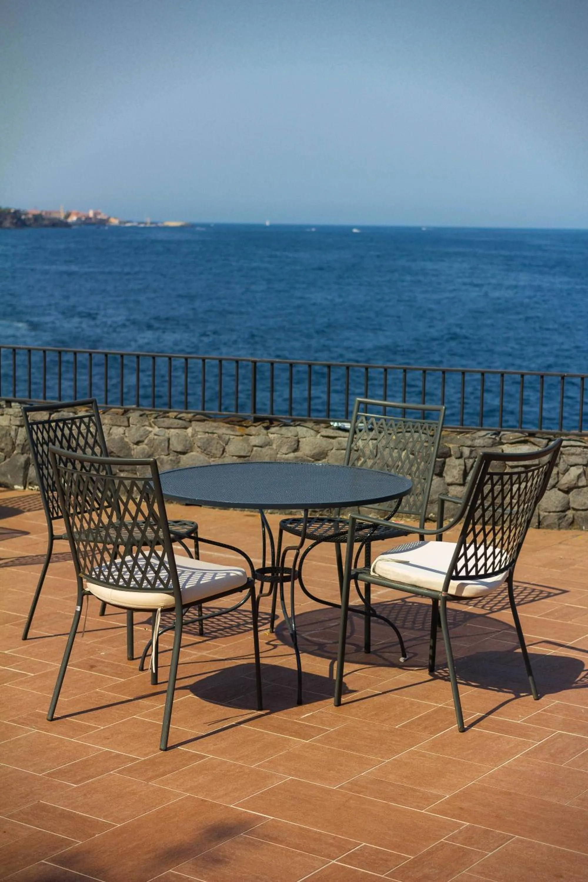 Restaurant/places to eat in Santa Tecla Palace