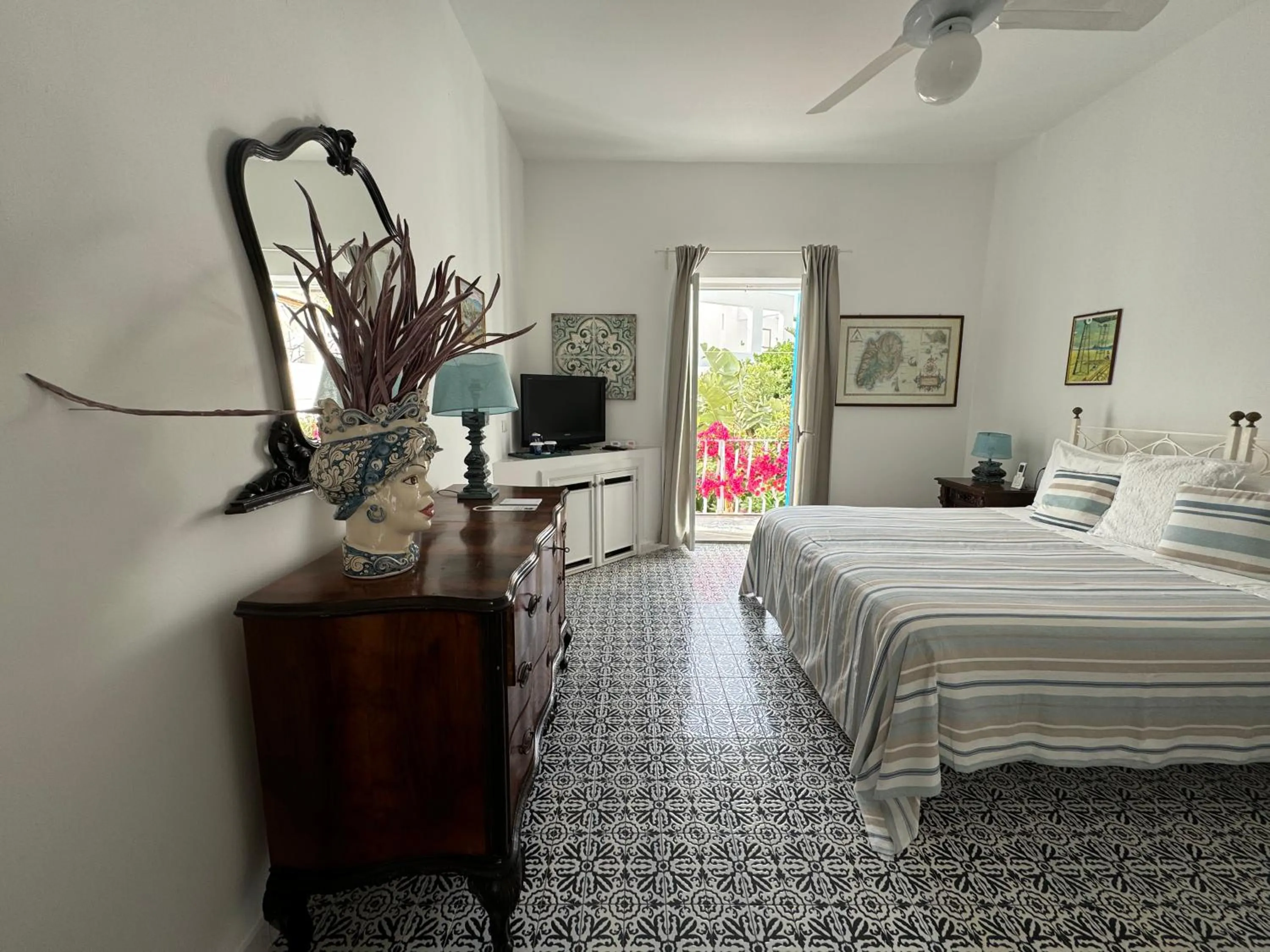 Bed in Hotel Lisca Bianca