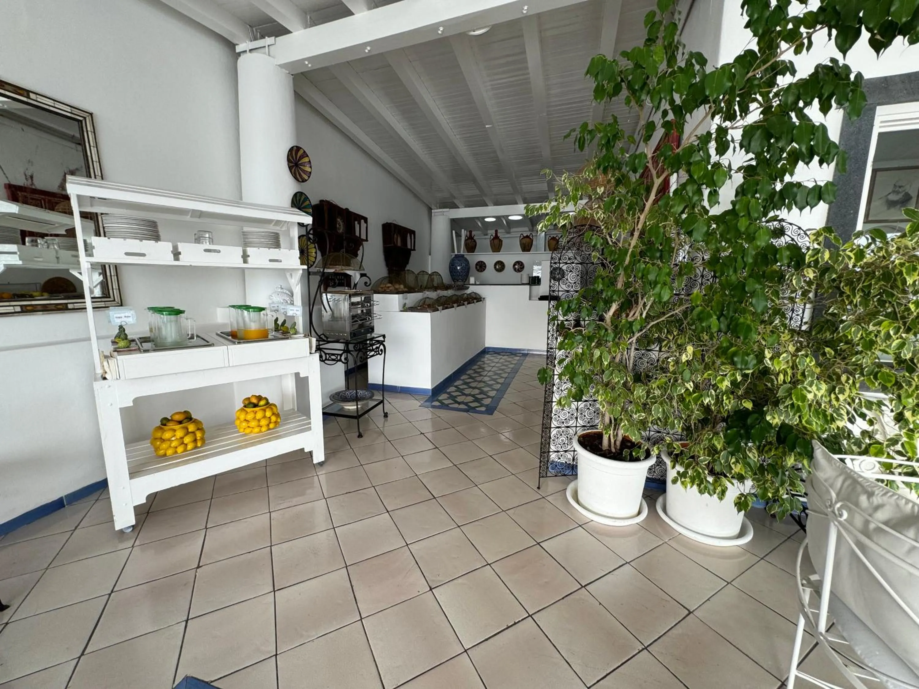 Buffet breakfast in Hotel Lisca Bianca