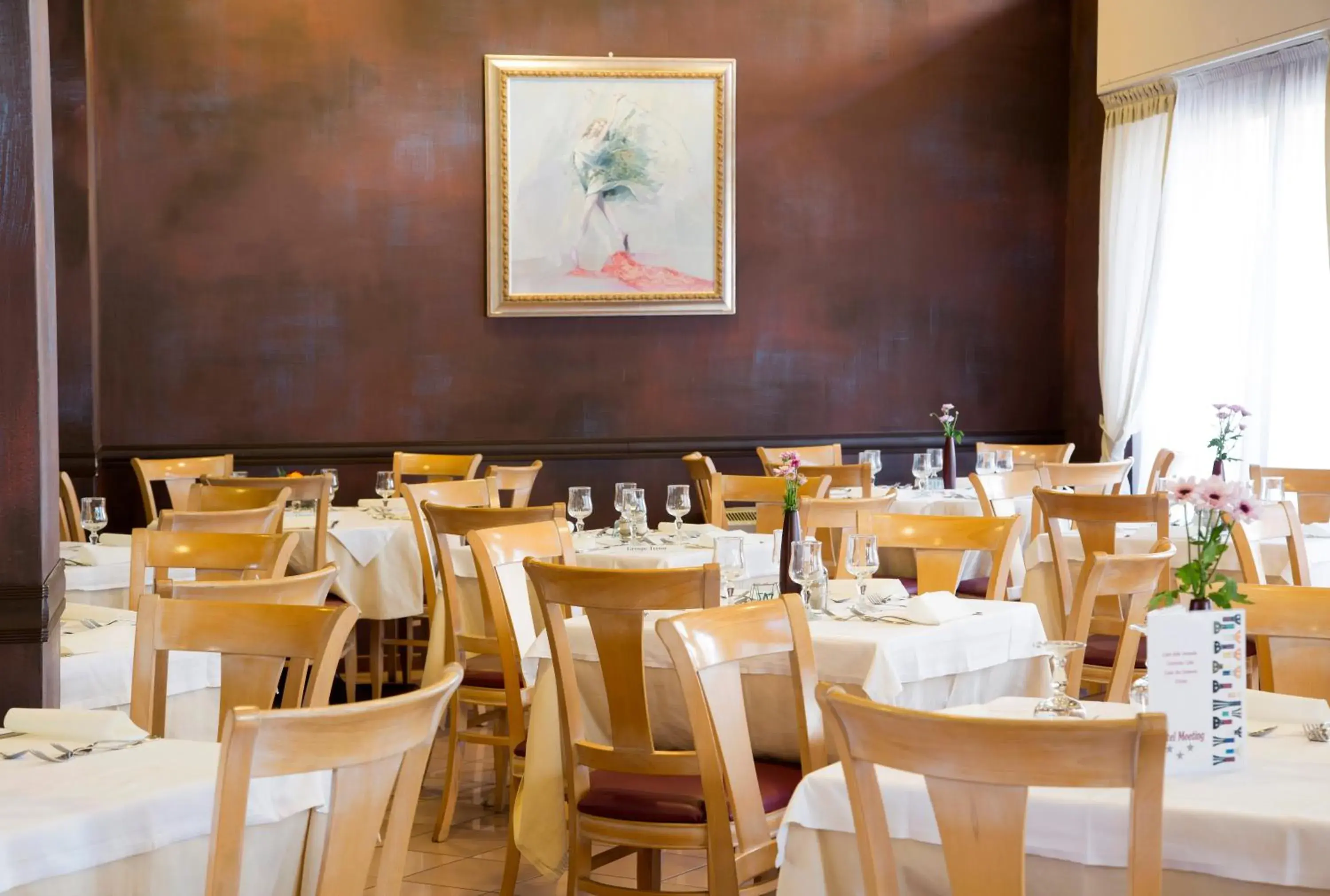 Restaurant/places to eat in Hotel Meeting Restaurant/places to eat in Hotel Meeting