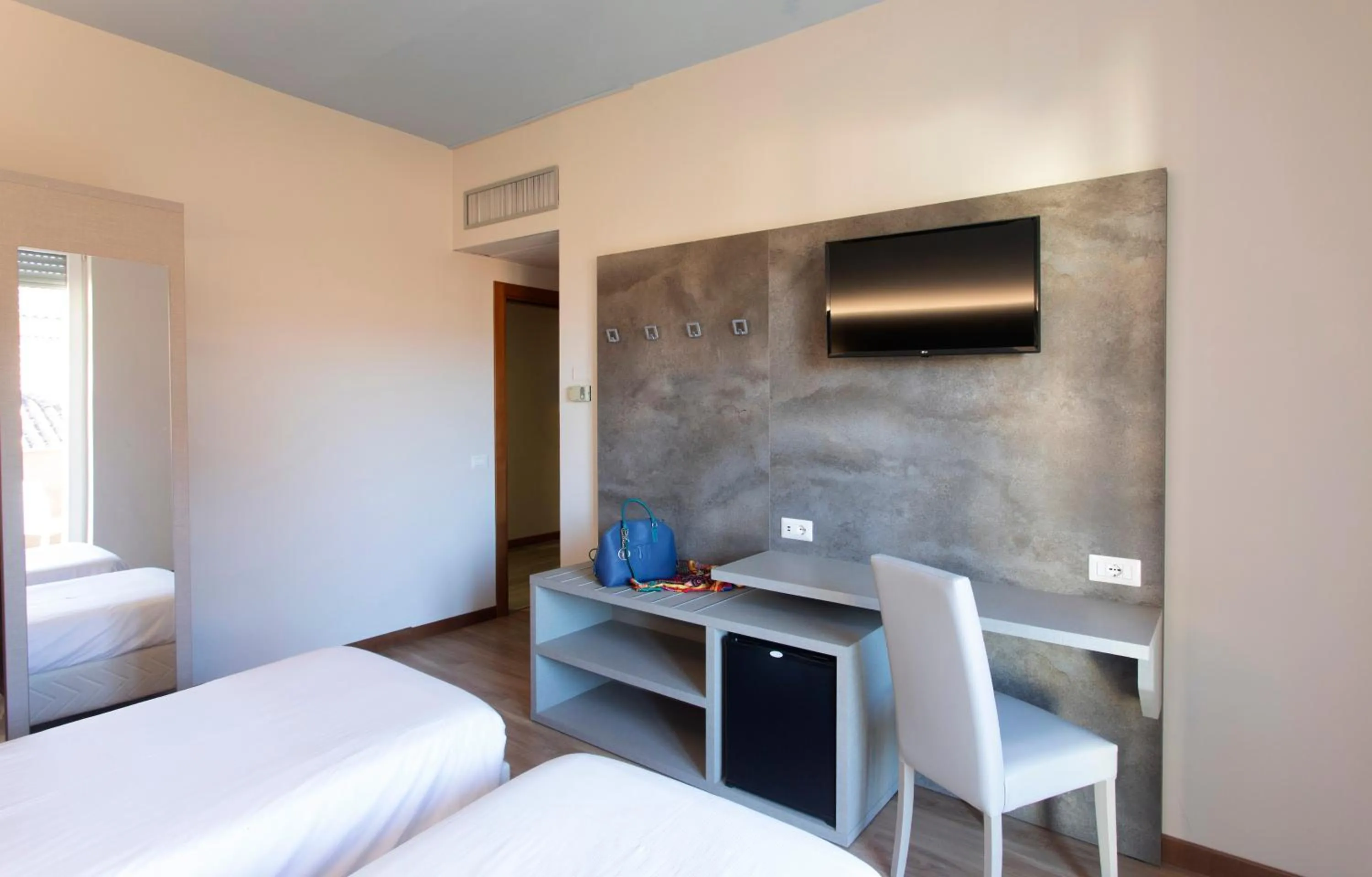 TV and multimedia, Bed in Hotel Meeting