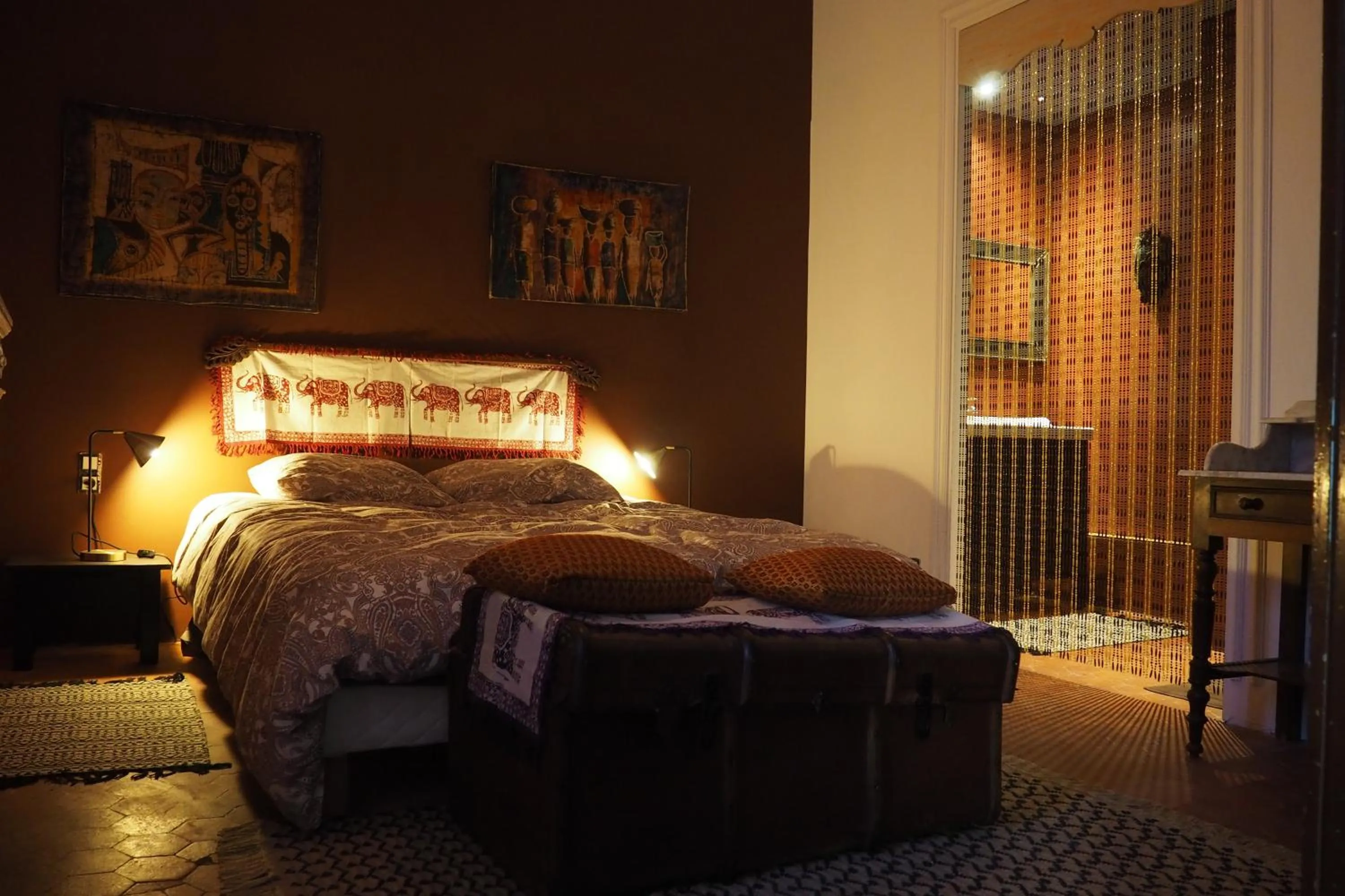 Photo of the whole room, Bed in Chambres d'Hôtes Le relais des marmottes en Luberon