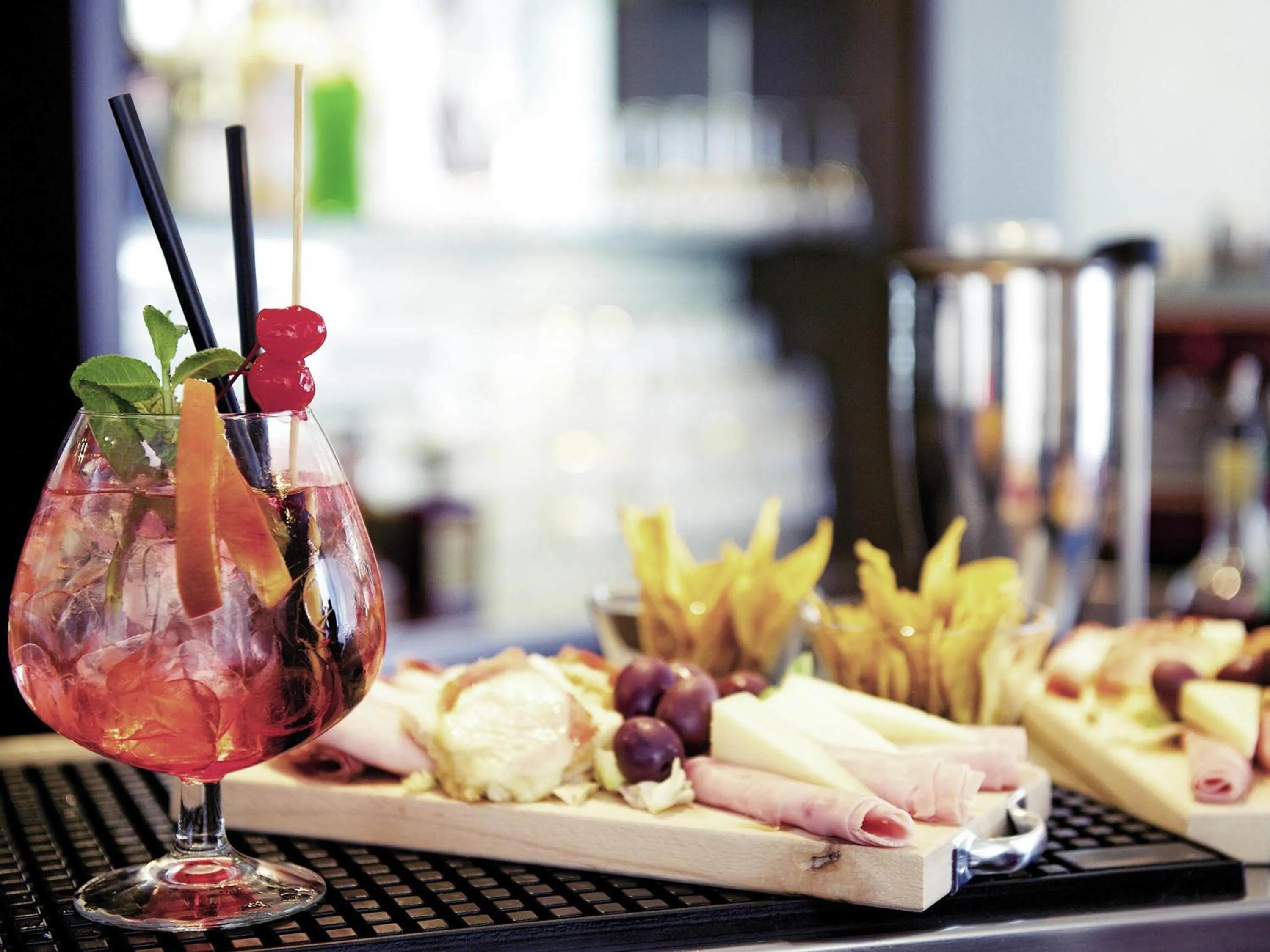 Lounge or bar in Mercure Roma Piazza Bologna