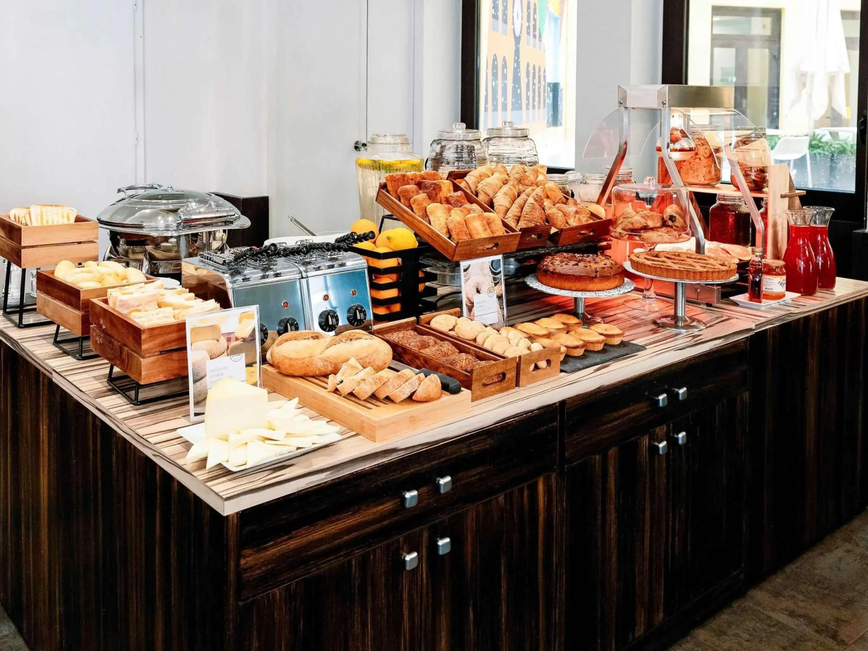 Breakfast in Mercure Roma Piazza Bologna Breakfast in Mercure Roma Piazza Bologna