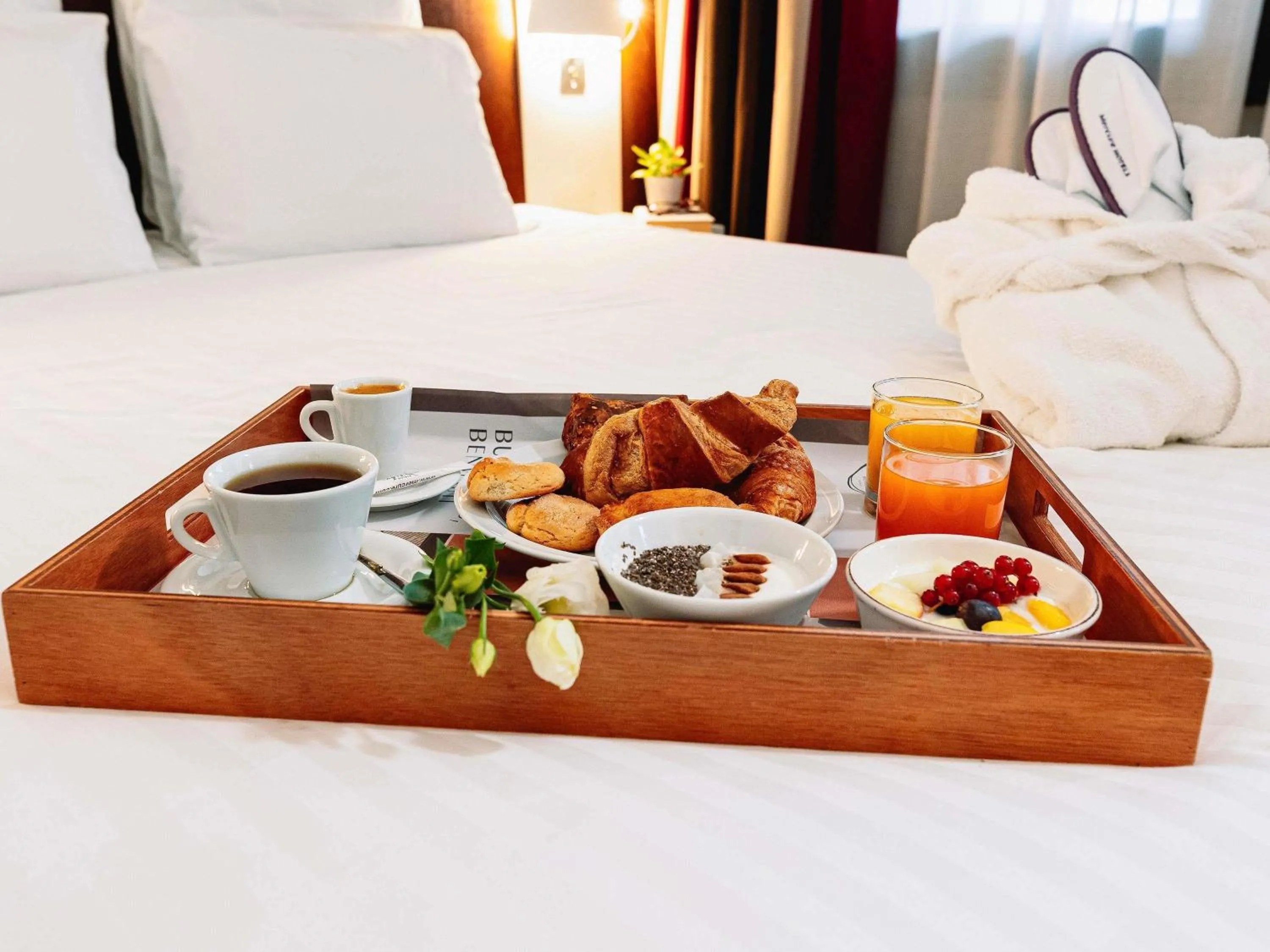 Breakfast, Bed in Mercure Roma Piazza Bologna