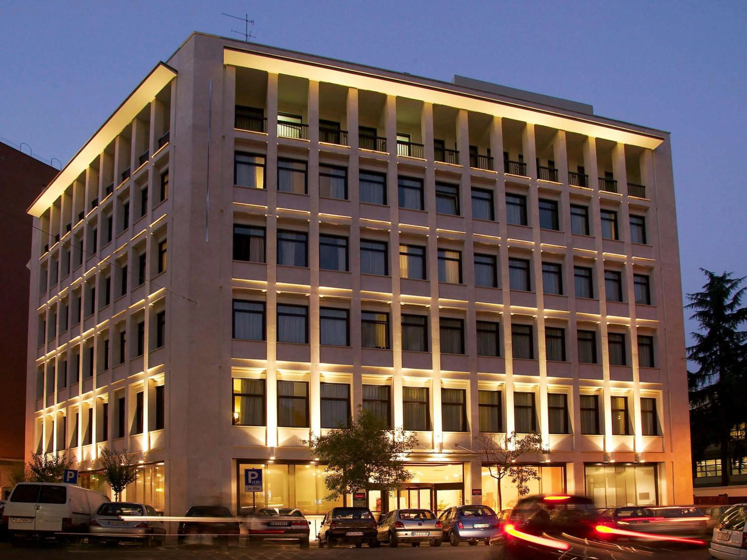 Property building in Mercure Roma Piazza Bologna