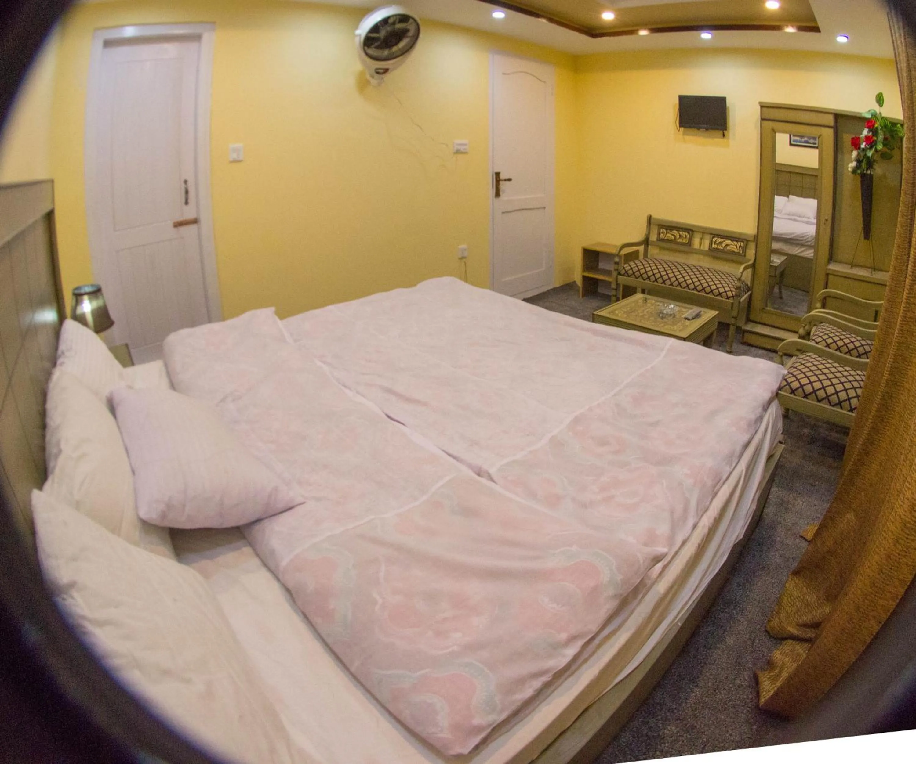 Bed in Ringachan Guest House & Restaurant