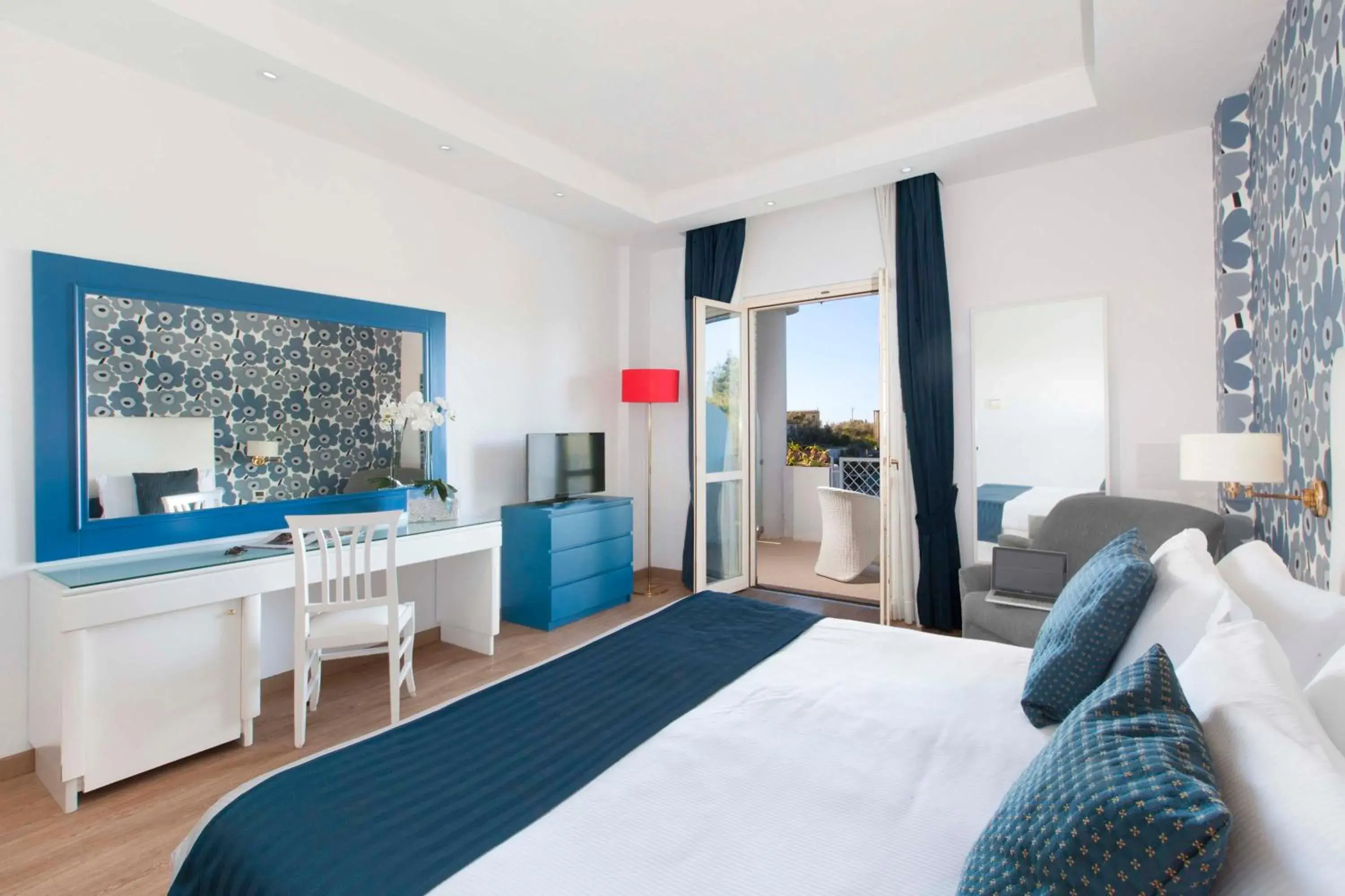 Bedroom, Bed in Atlantic Palace Hotel Bedroom, Bed in Atlantic Palace Hotel