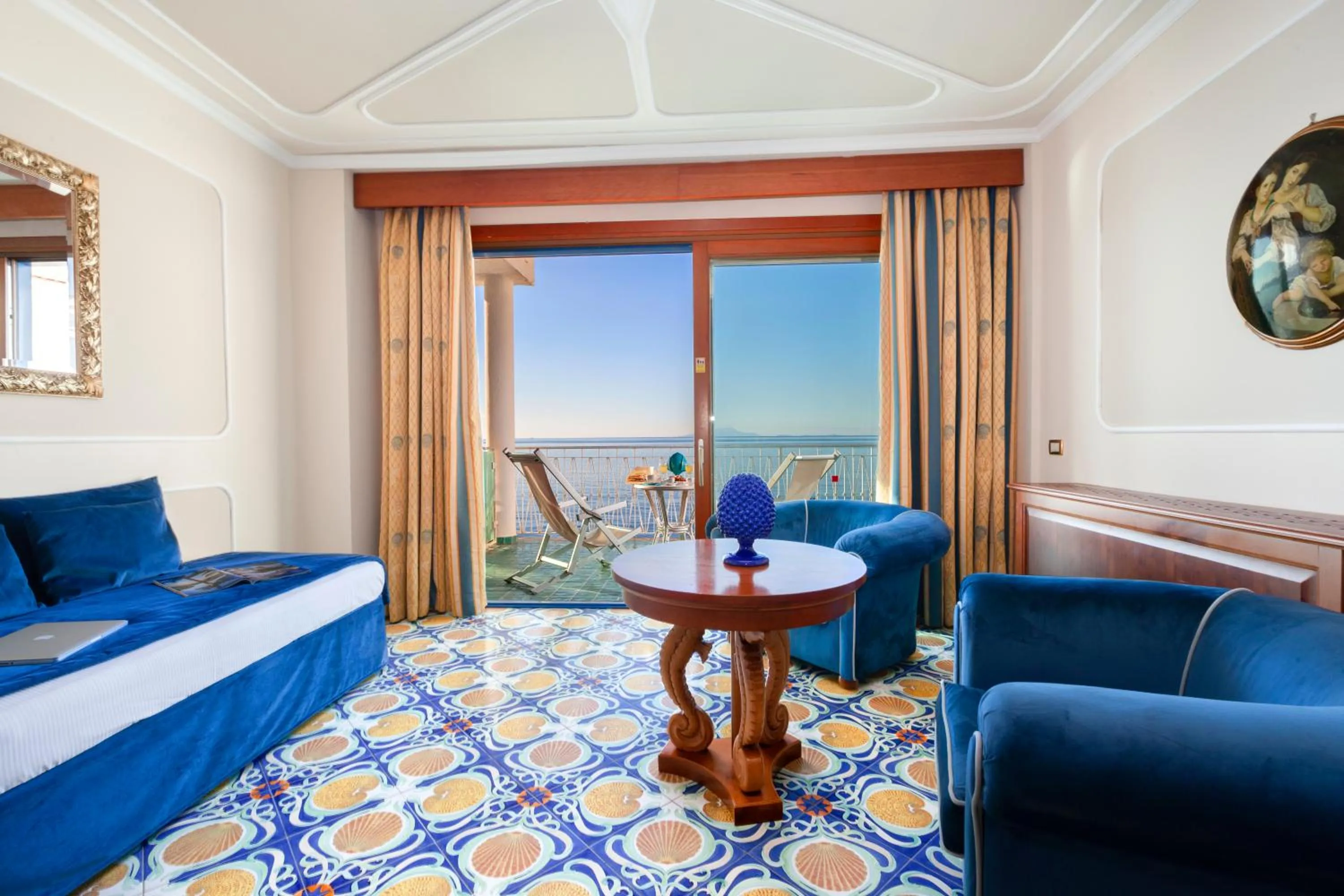 Sea view, Bed in Mar Hotel Alimuri