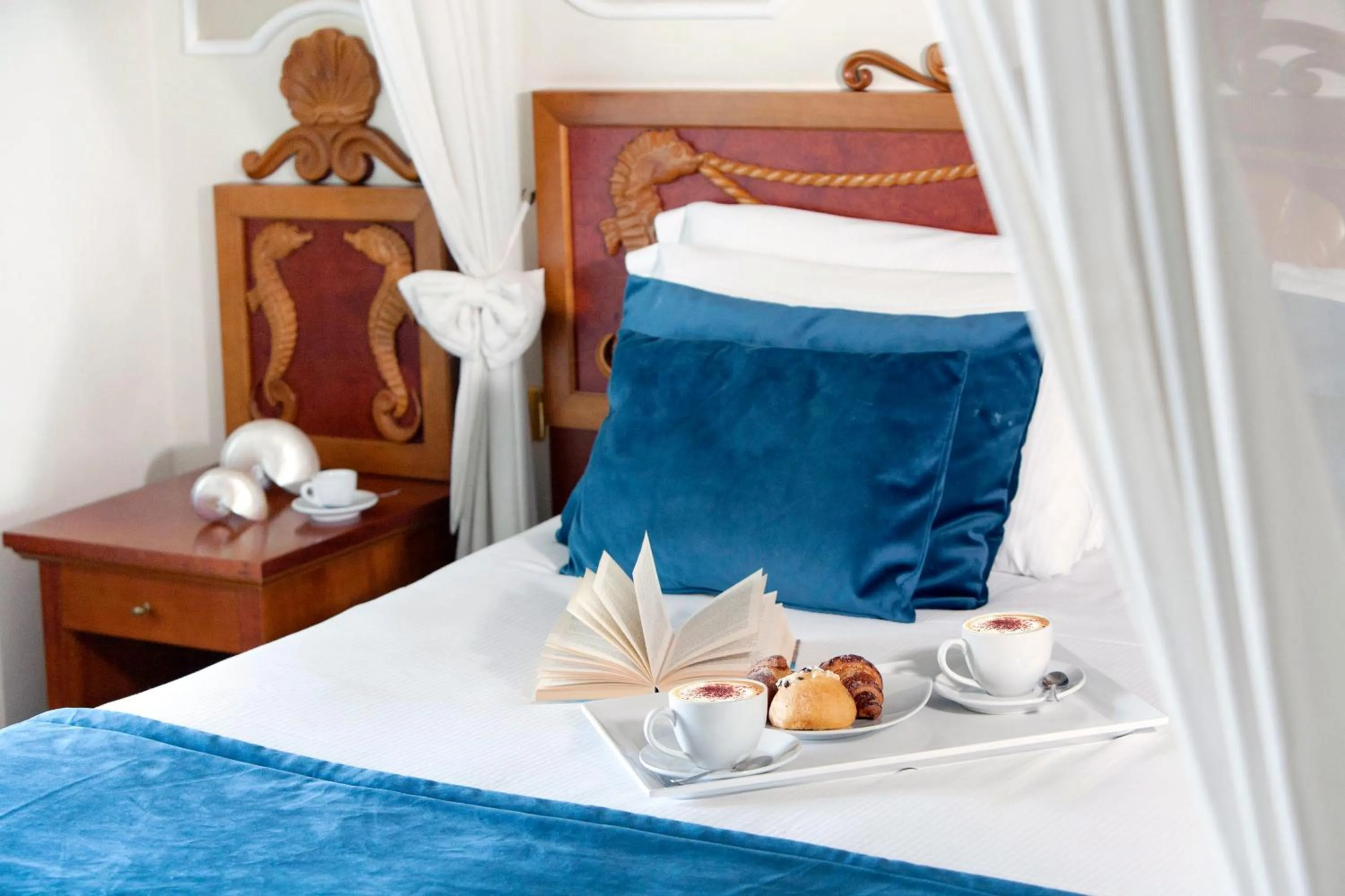 Bedroom, Bed in Mar Hotel Alimuri