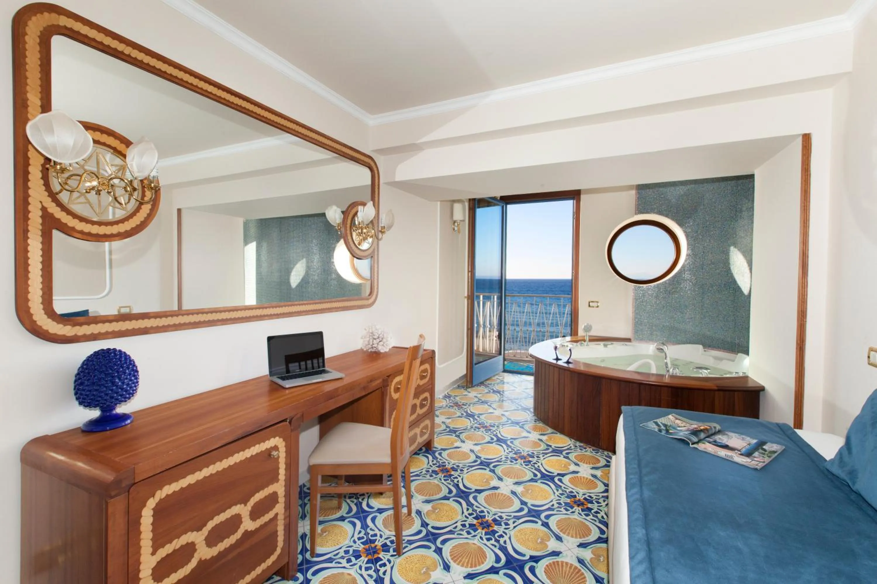 Hot Tub in Mar Hotel Alimuri