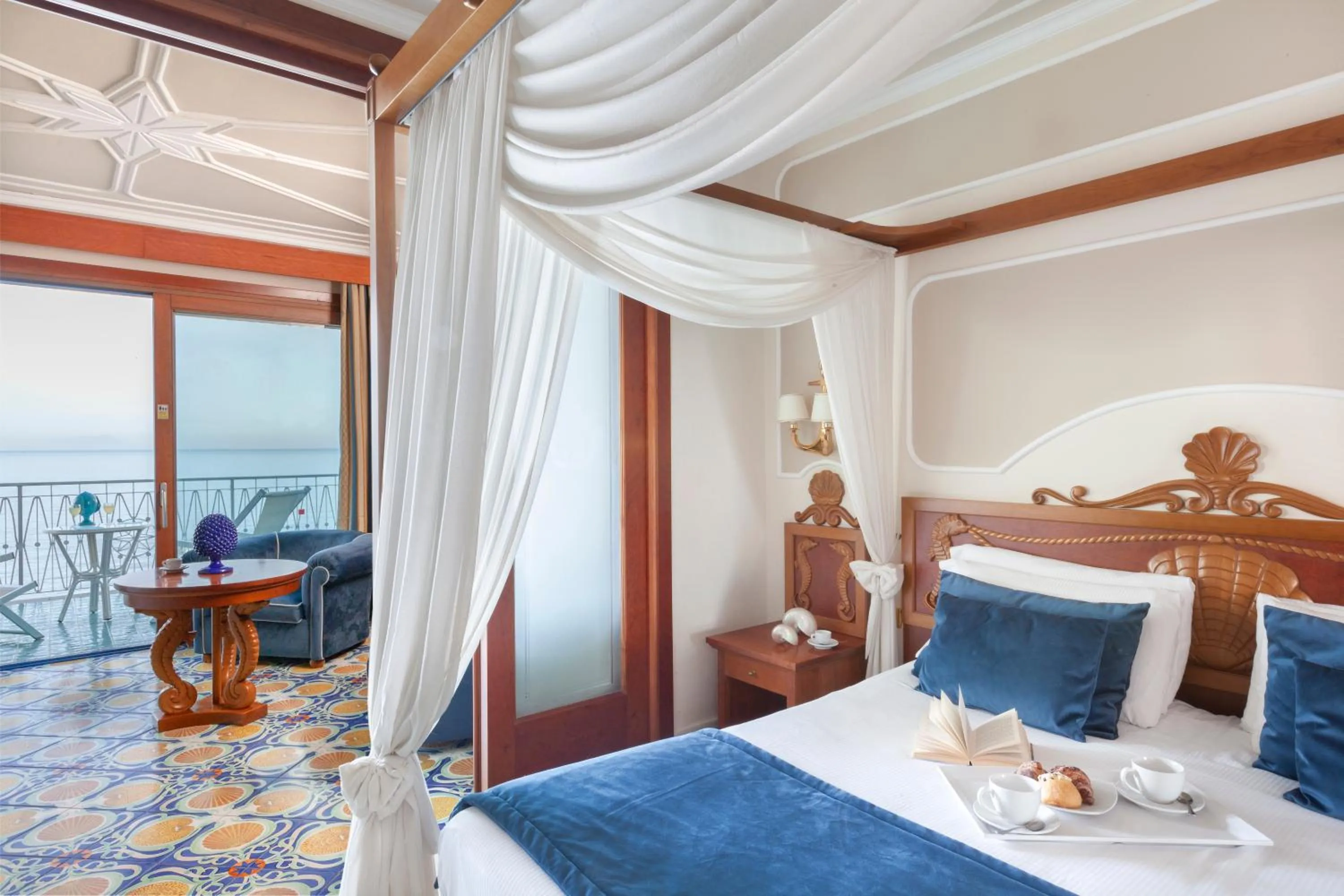 VIP, Bed in Mar Hotel Alimuri