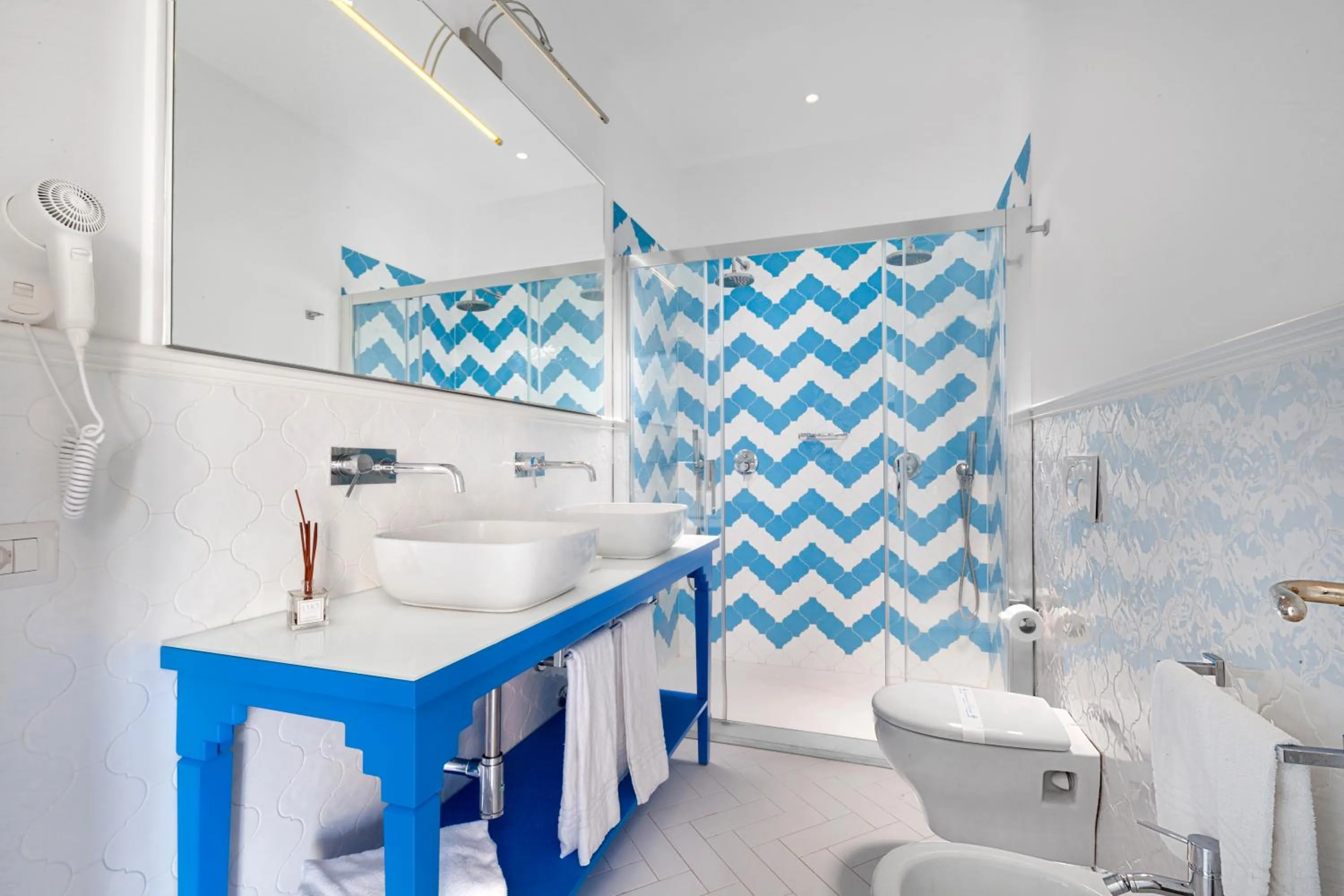 Bathroom in Mar Hotel Alimuri